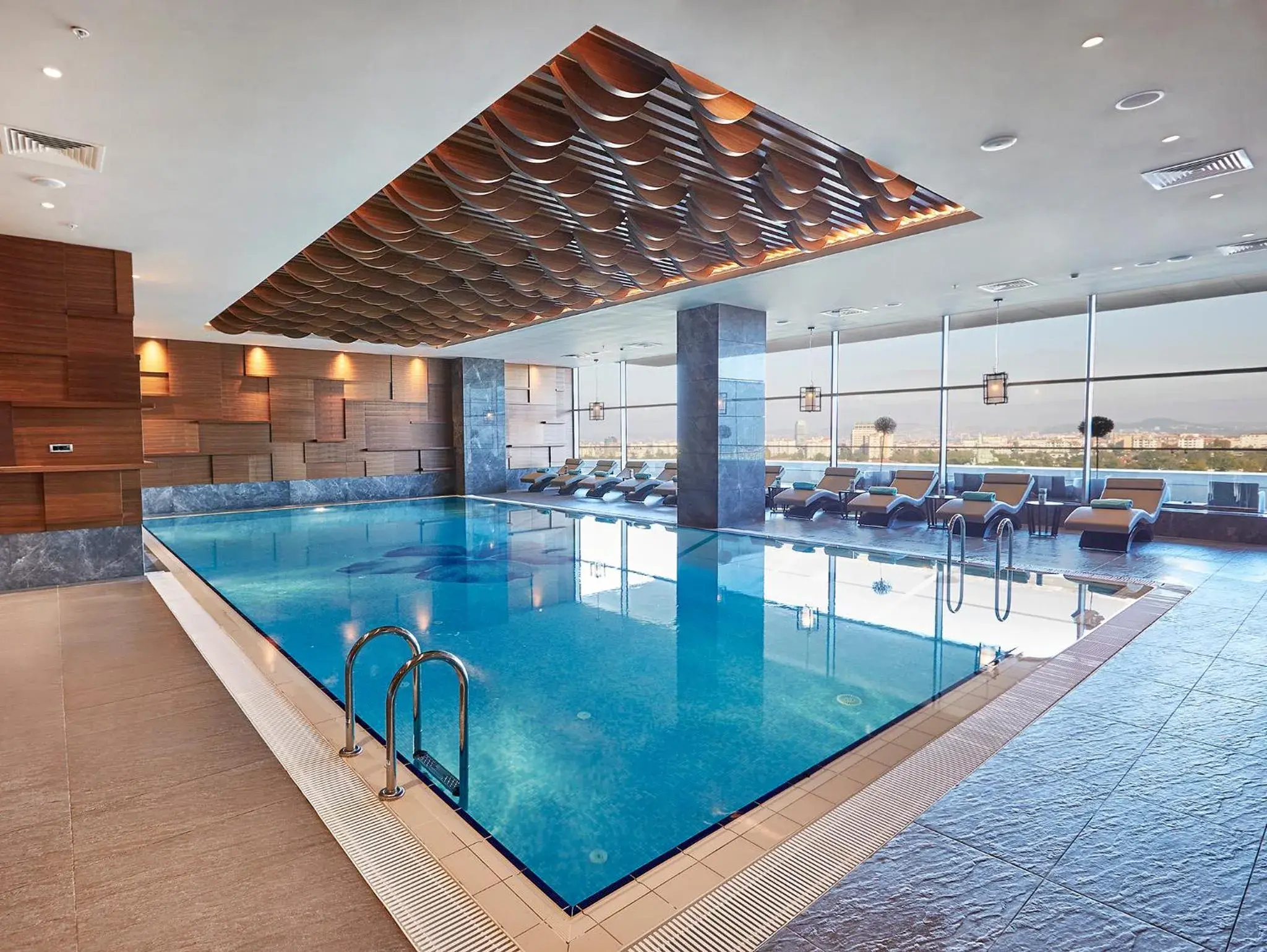 Swimming pool in Wyndham Grand Istanbul Levent Hotel & Conference Center Swimming pool in Wyndham Grand Istanbul Levent Hotel & Conference Center