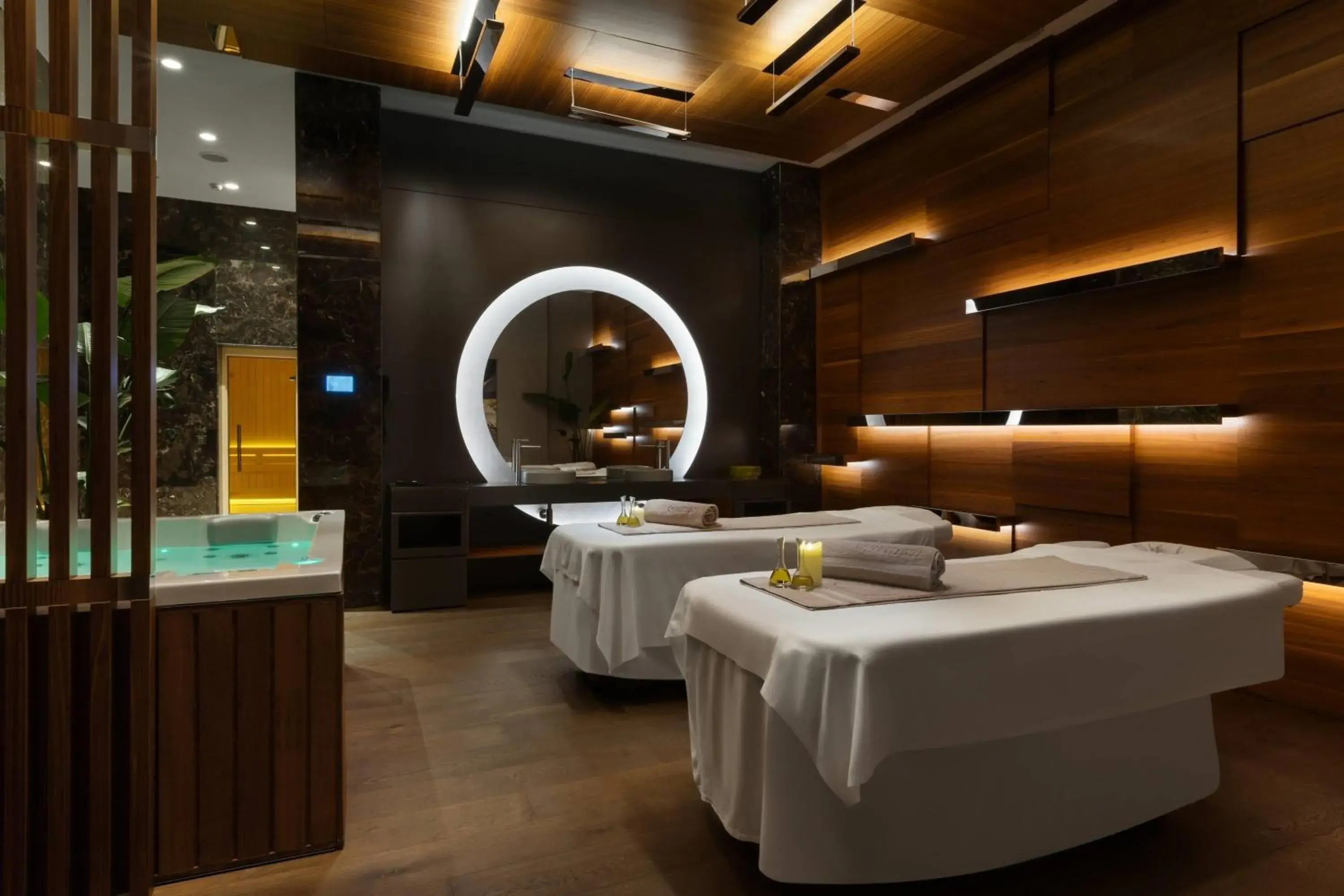 Spa and wellness centre/facilities in Wyndham Grand Istanbul Levent Hotel & Conference Center Spa and wellness centre/facilities in Wyndham Grand Istanbul Levent Hotel & Conference Center