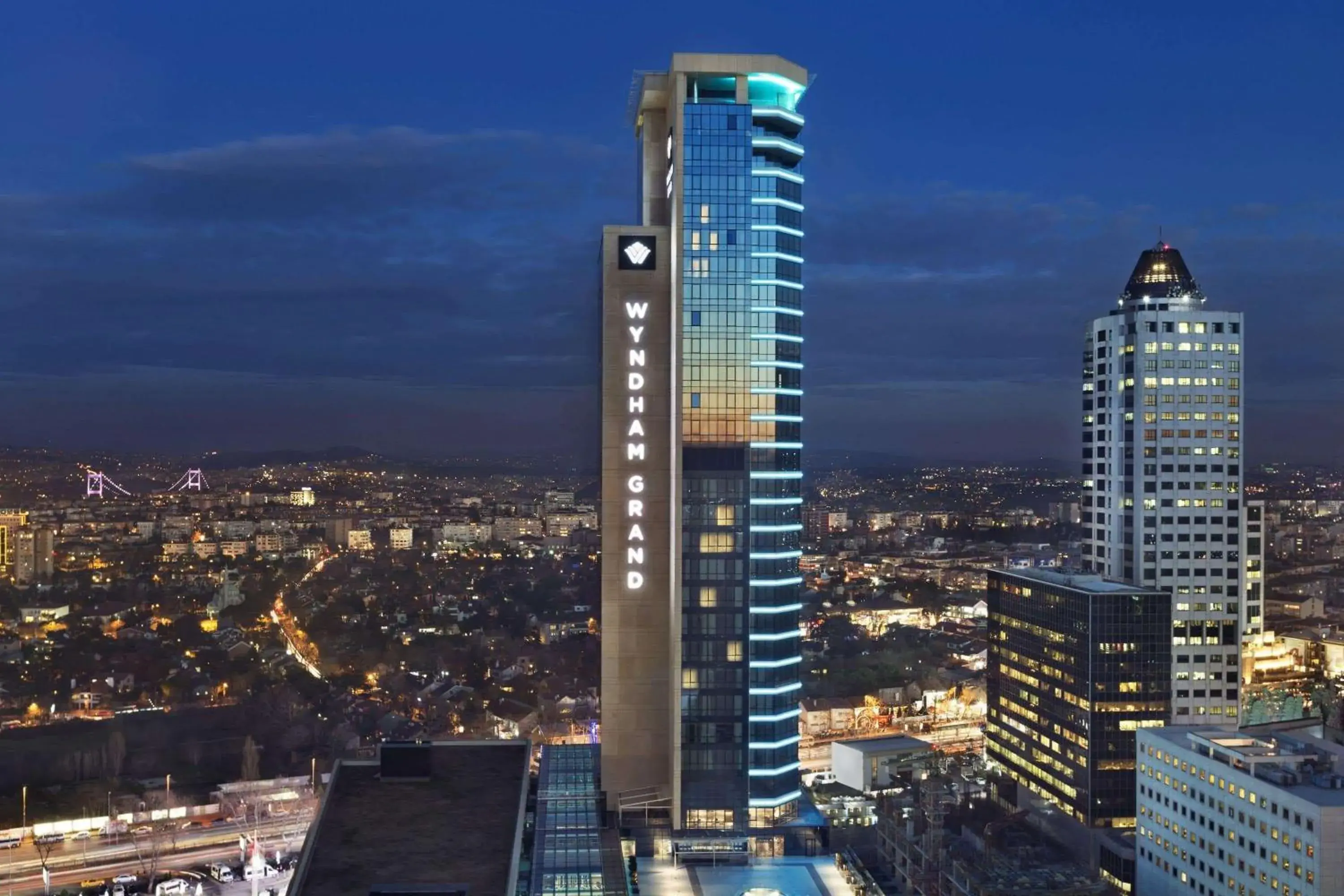 Property building in Wyndham Grand Istanbul Levent Hotel & Conference Center Property building in Wyndham Grand Istanbul Levent Hotel & Conference Center