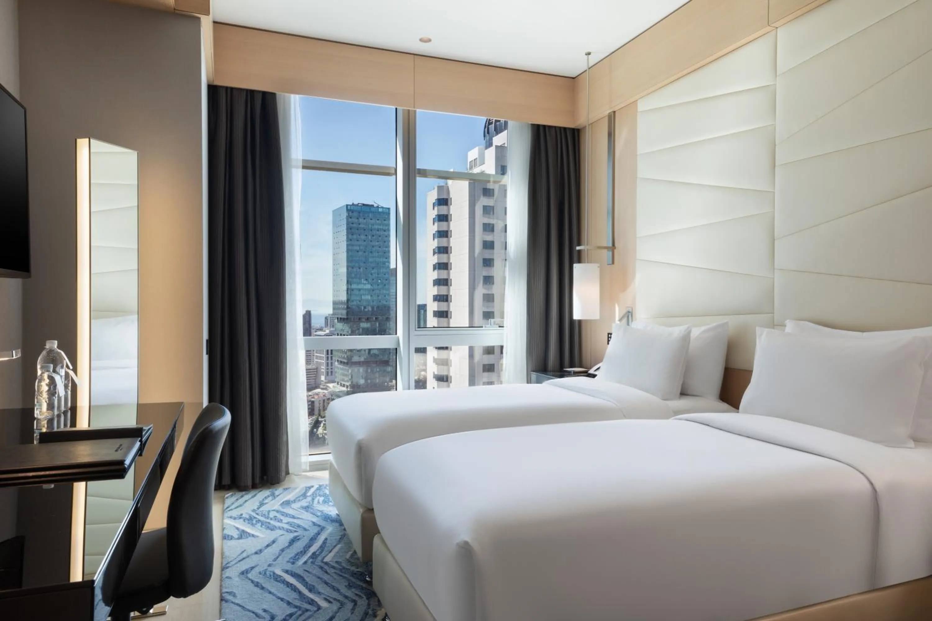 Bedroom, Bed in Wyndham Grand Istanbul Levent Hotel & Conference Center