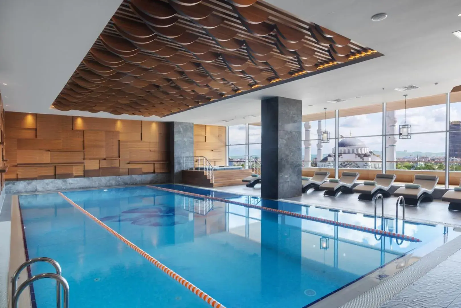 Swimming pool in Wyndham Grand Istanbul Levent Hotel & Conference Center Swimming pool in Wyndham Grand Istanbul Levent Hotel & Conference Center