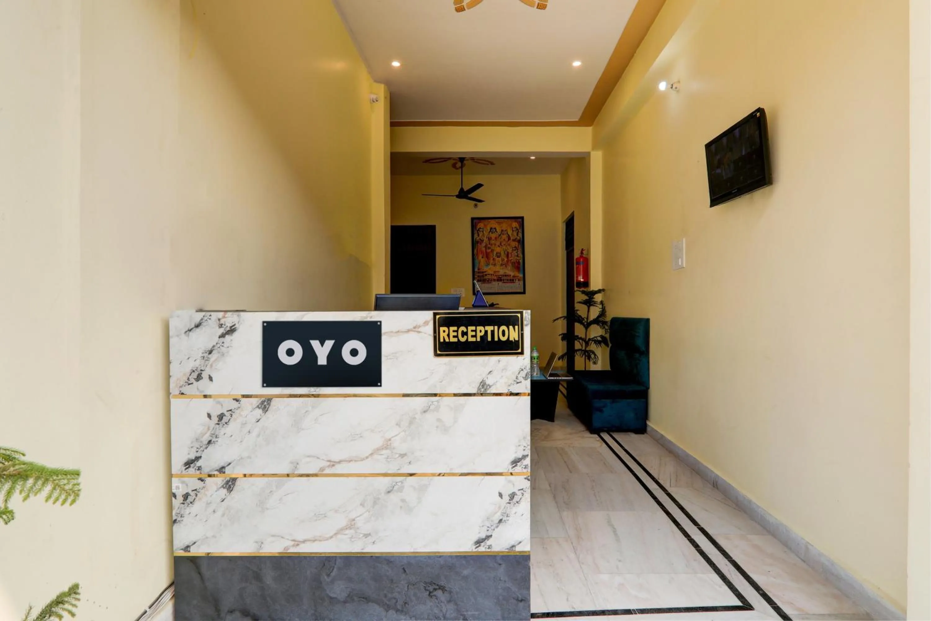 Lobby or reception in Hotel O Mauji Inn