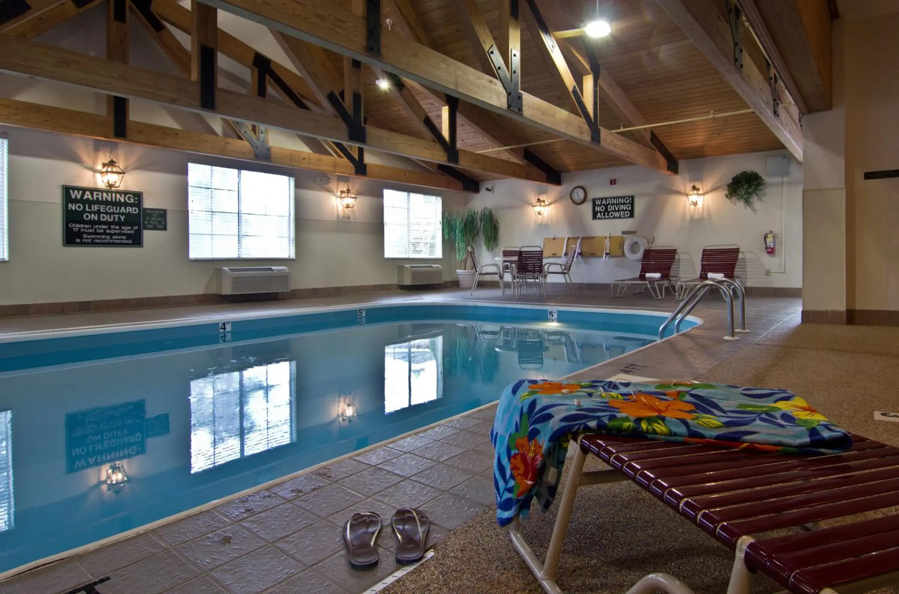 Swimming pool in Coshocton Village Inn & Suites Swimming pool in Coshocton Village Inn & Suites