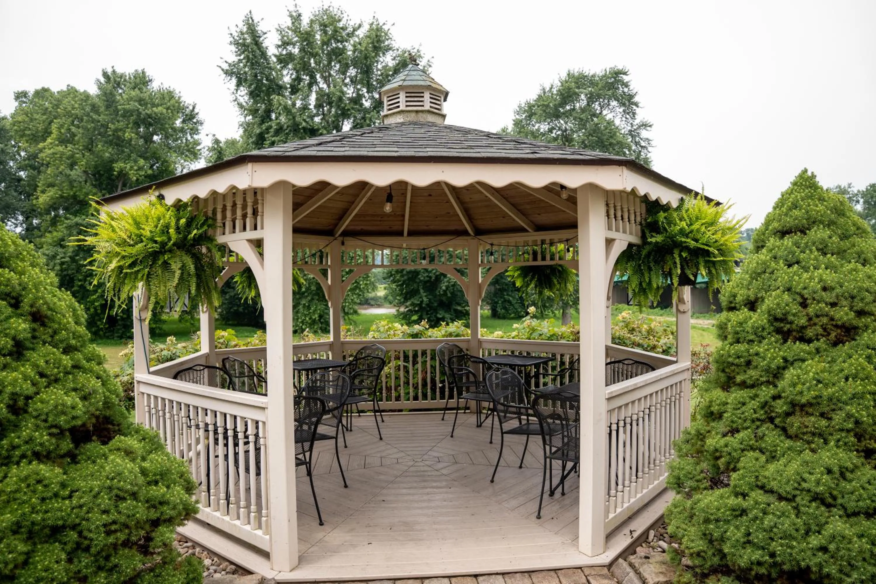 Coshocton Village Inn & Suites