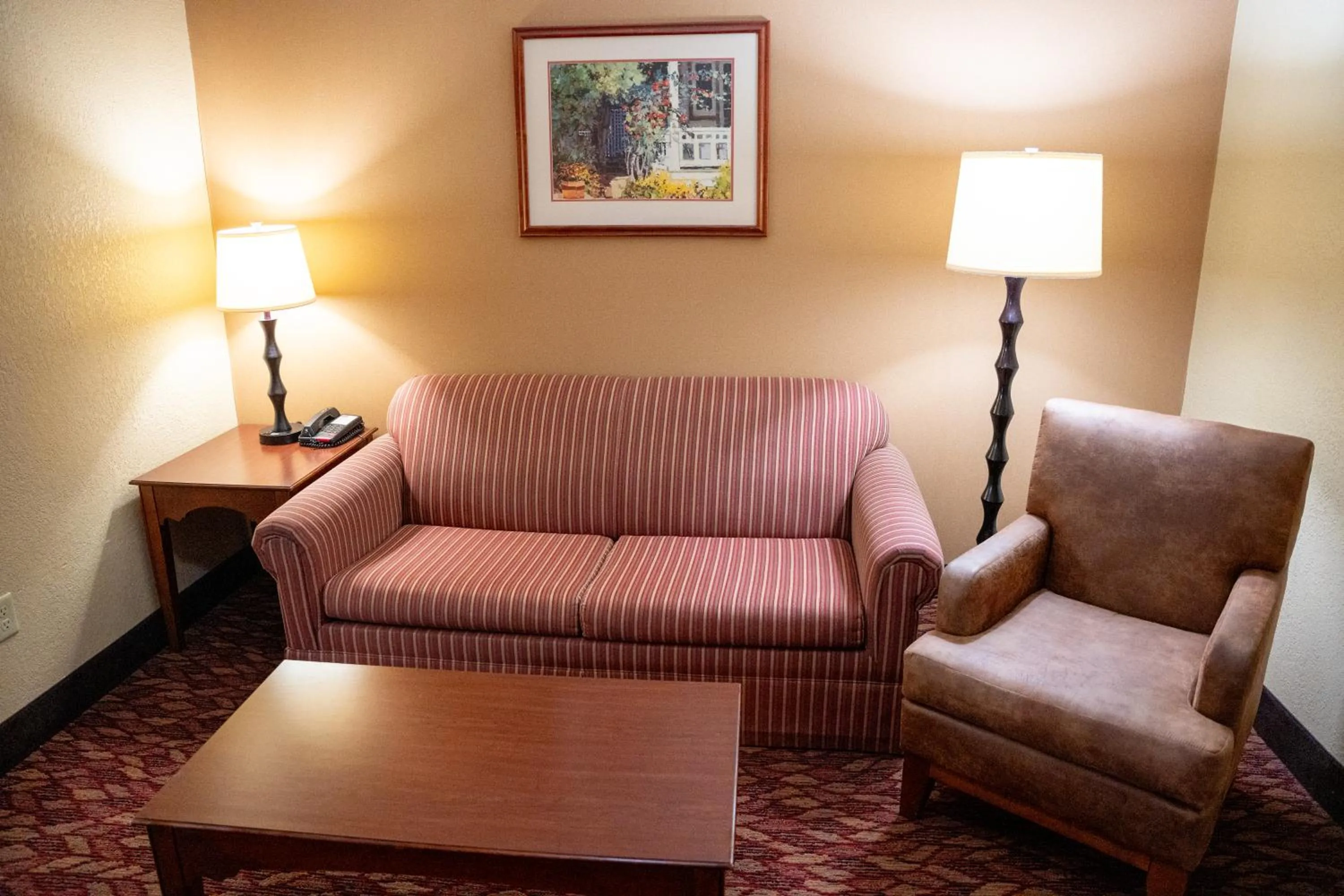 Coshocton Village Inn & Suites