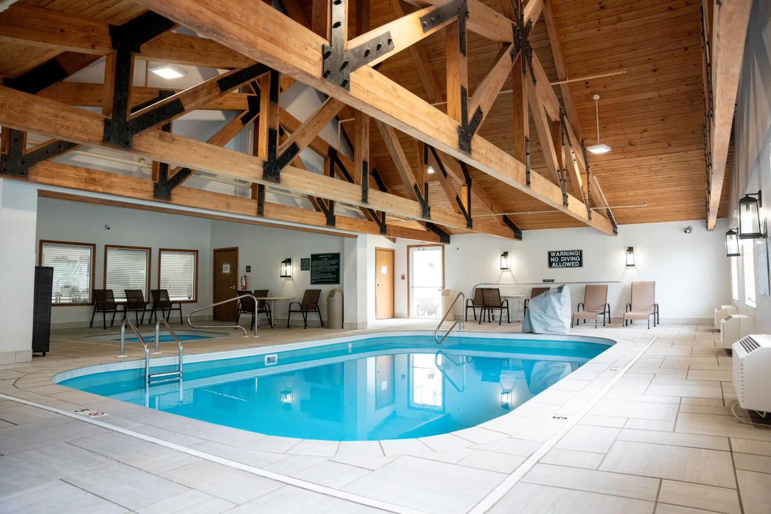 Coshocton Village Inn & Suites