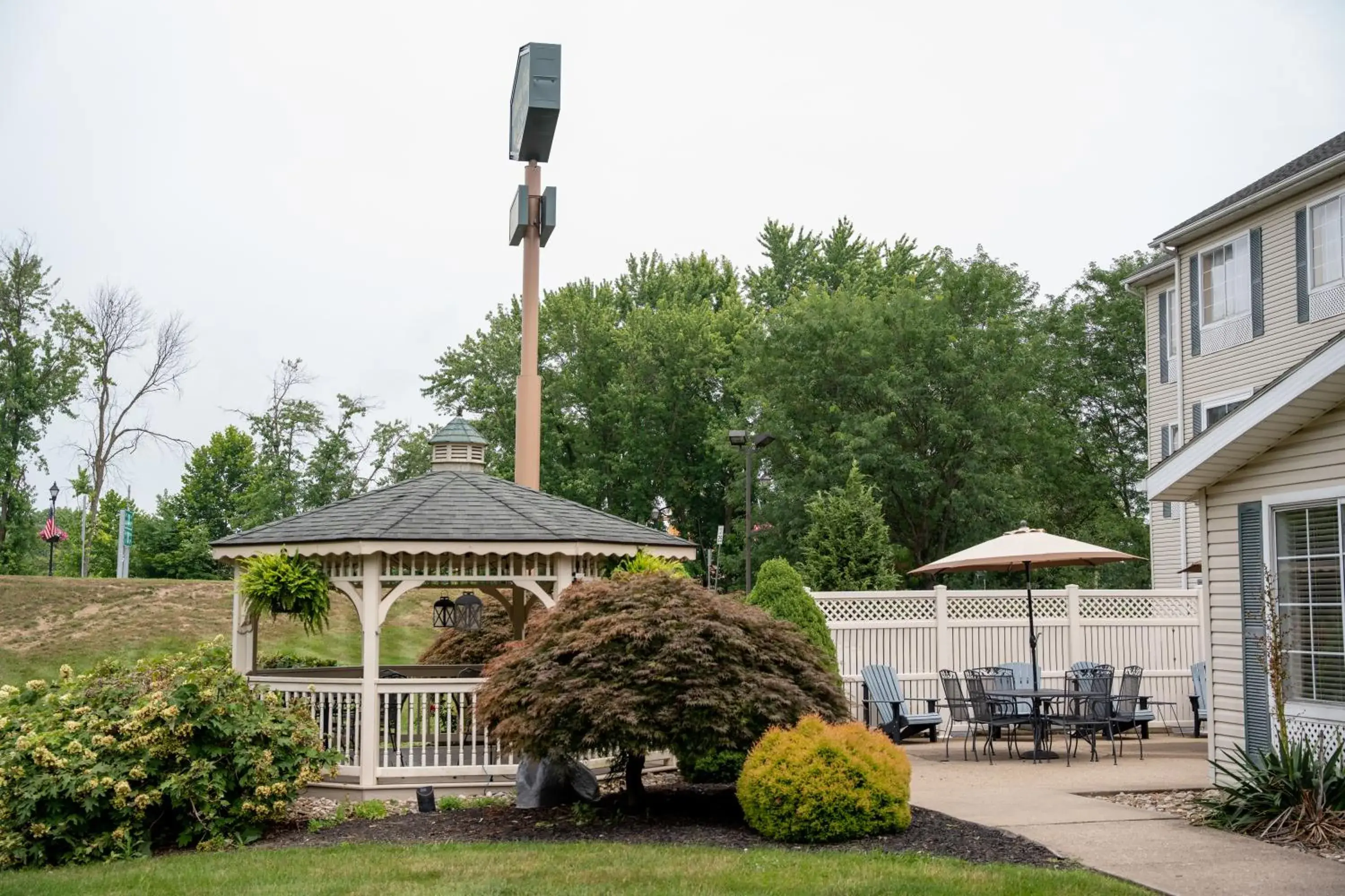 Property building in Coshocton Village Inn & Suites Property building in Coshocton Village Inn & Suites