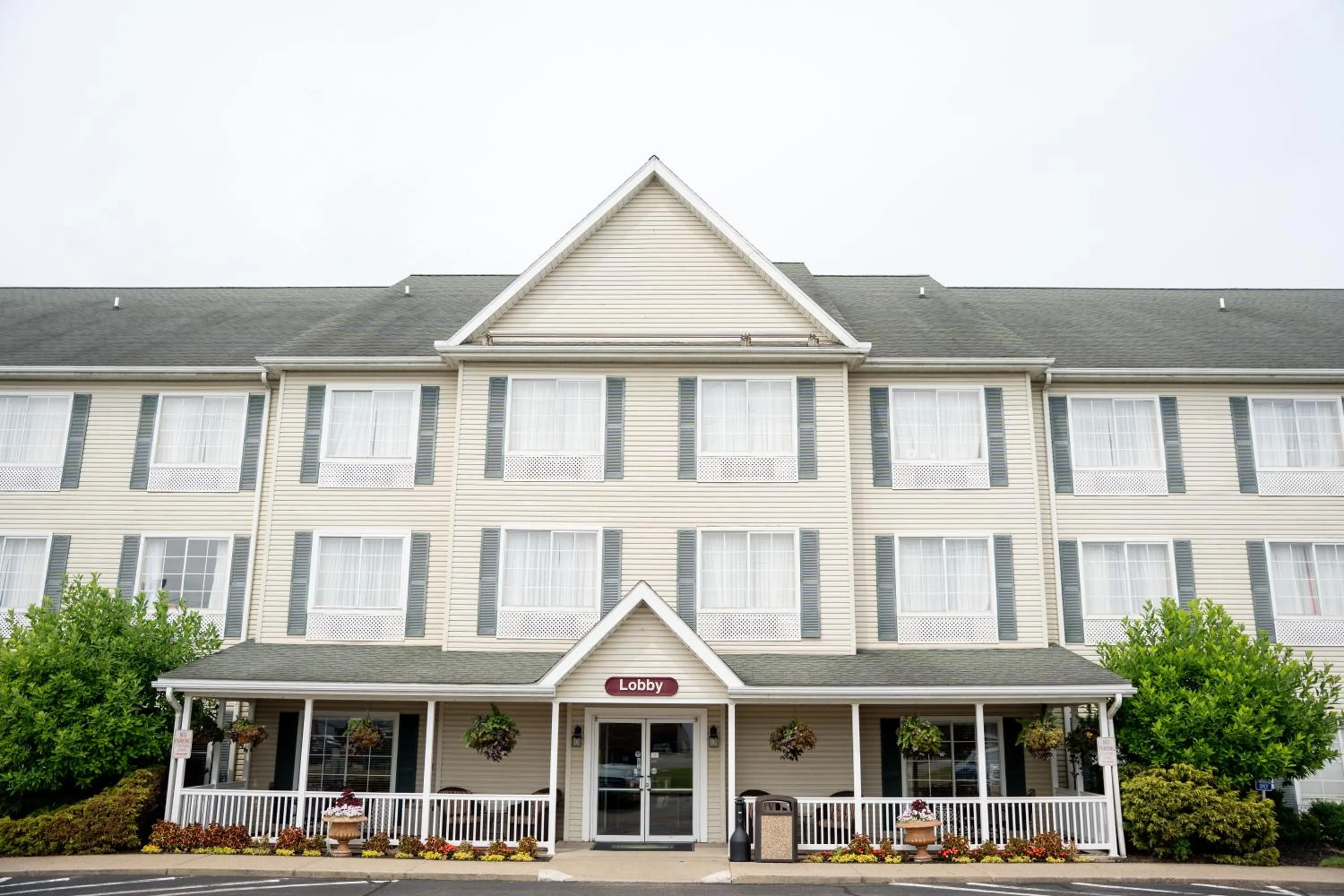 Property building in Coshocton Village Inn & Suites