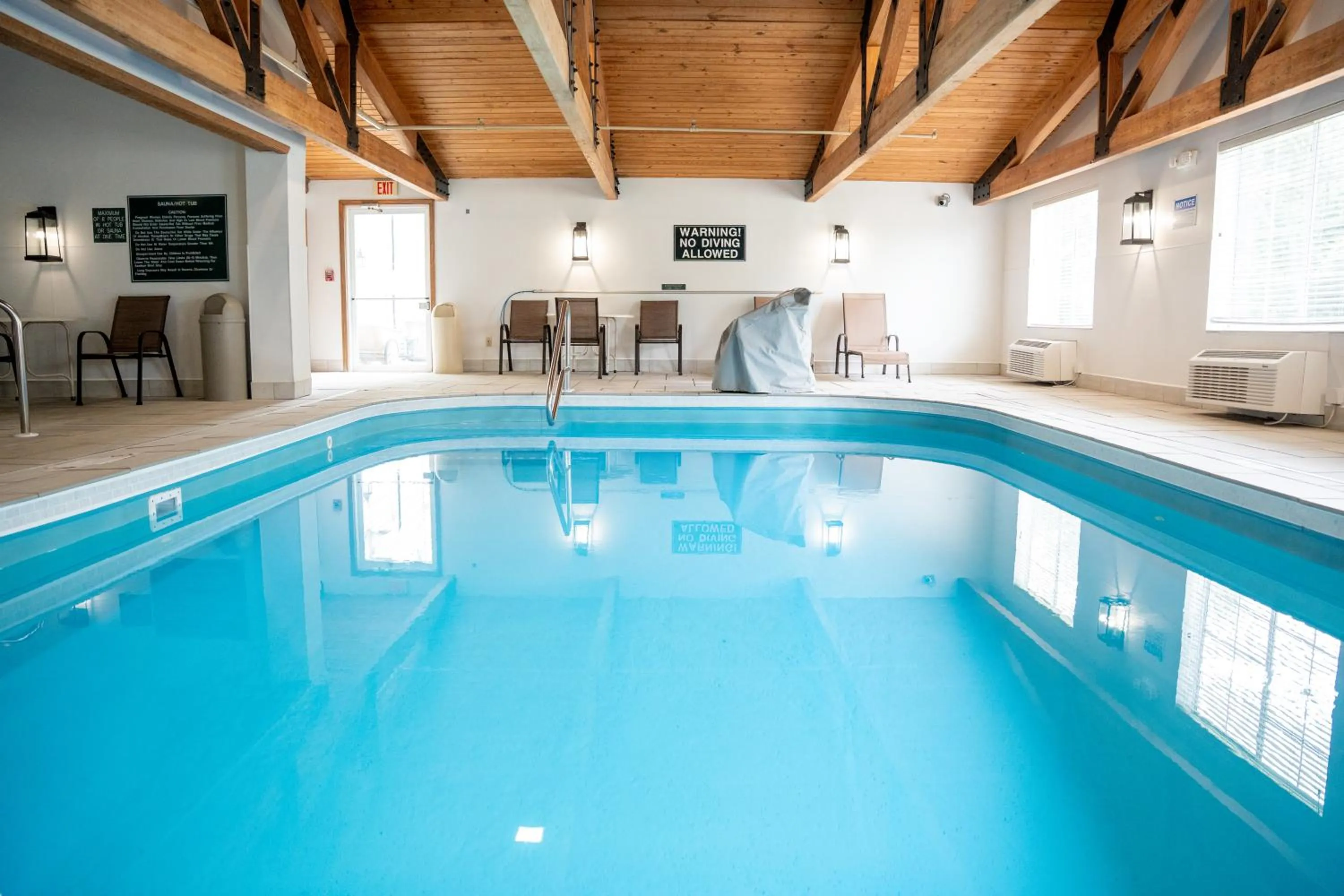 Coshocton Village Inn & Suites