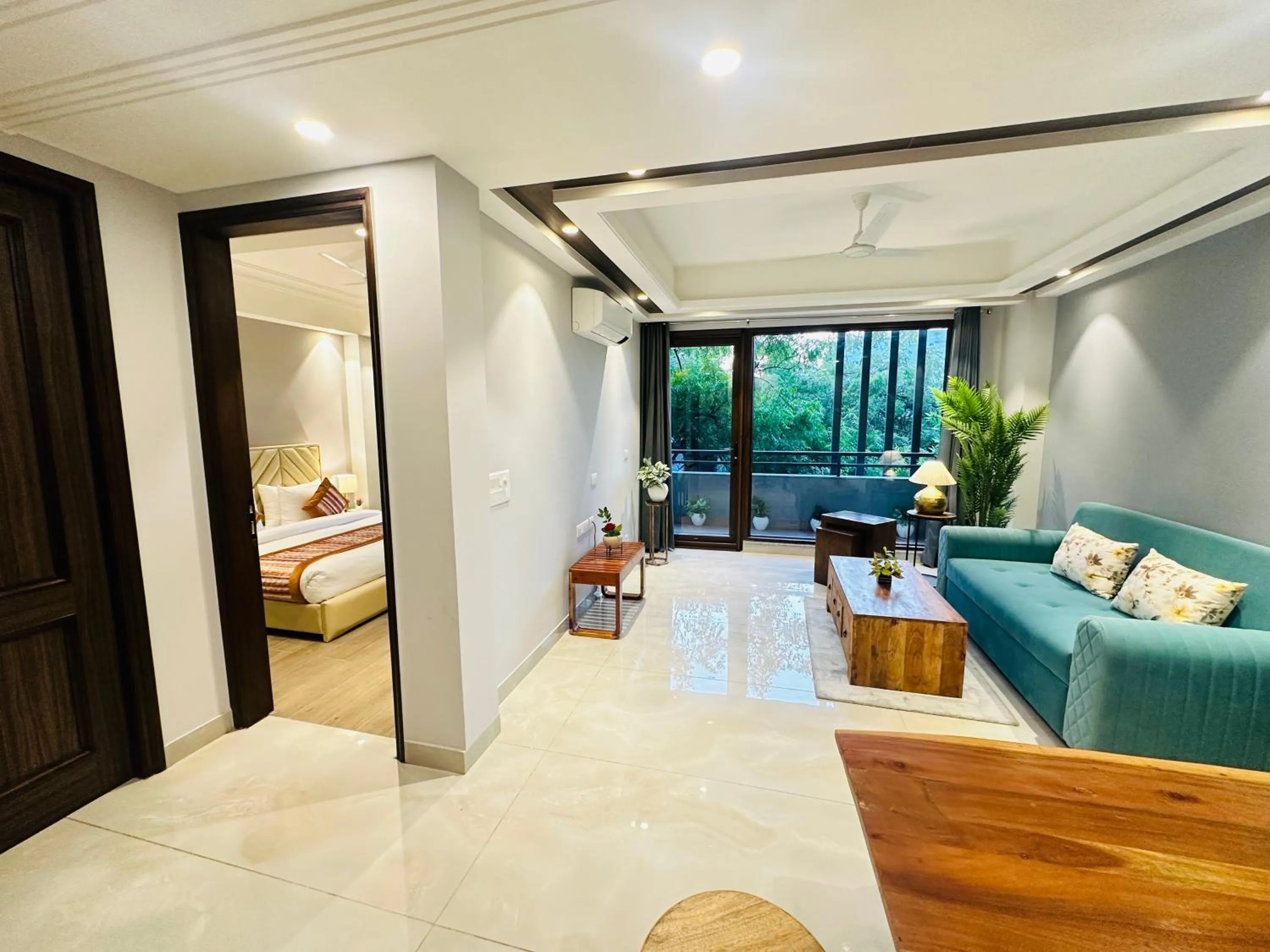 Bed in Hotel South Ex Residency - South Ex near AIIMS Delhi - Couple Friendly