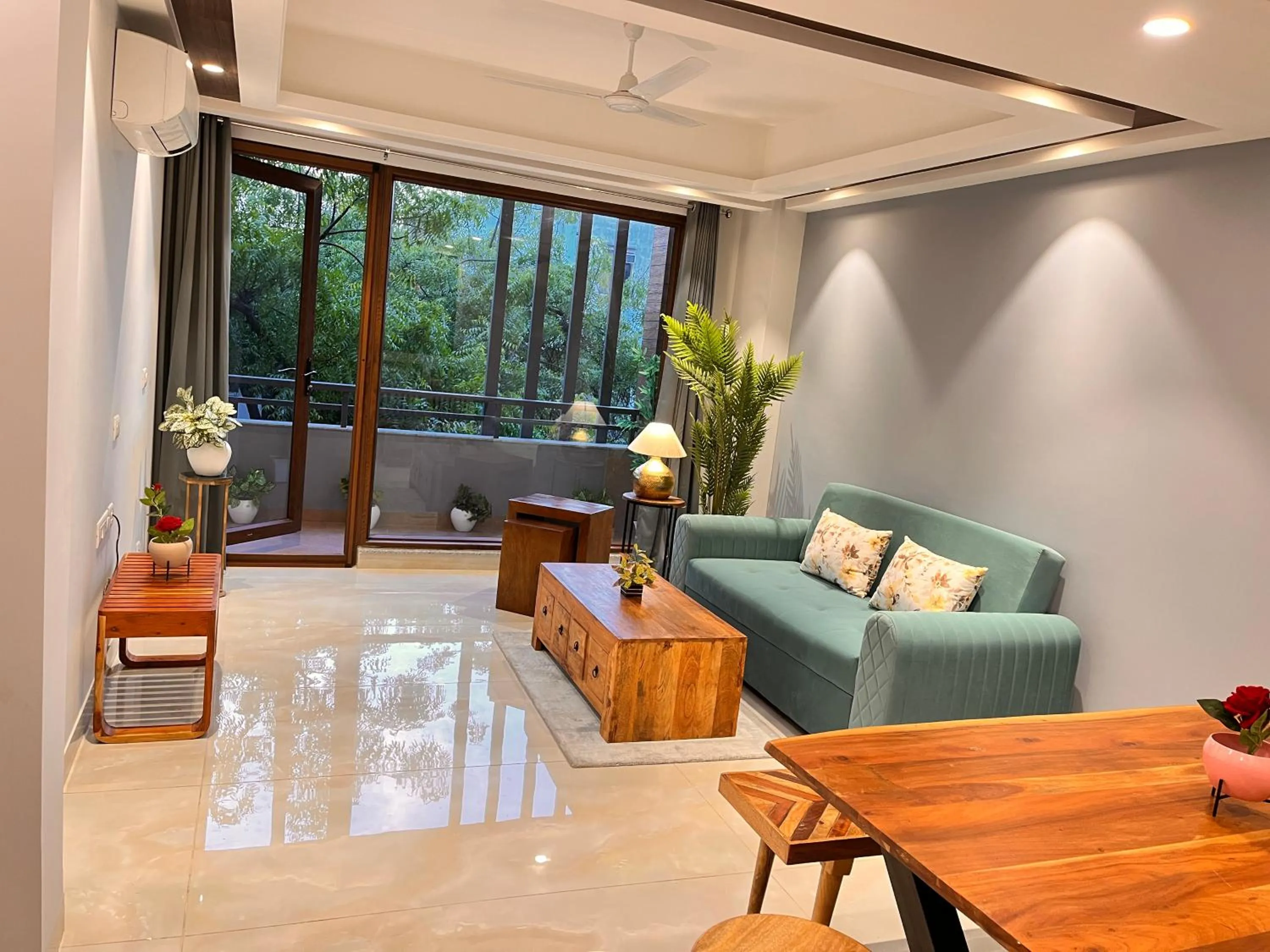 Seating area in Hotel South Ex Residency - South Ex near AIIMS Delhi - Couple Friendly