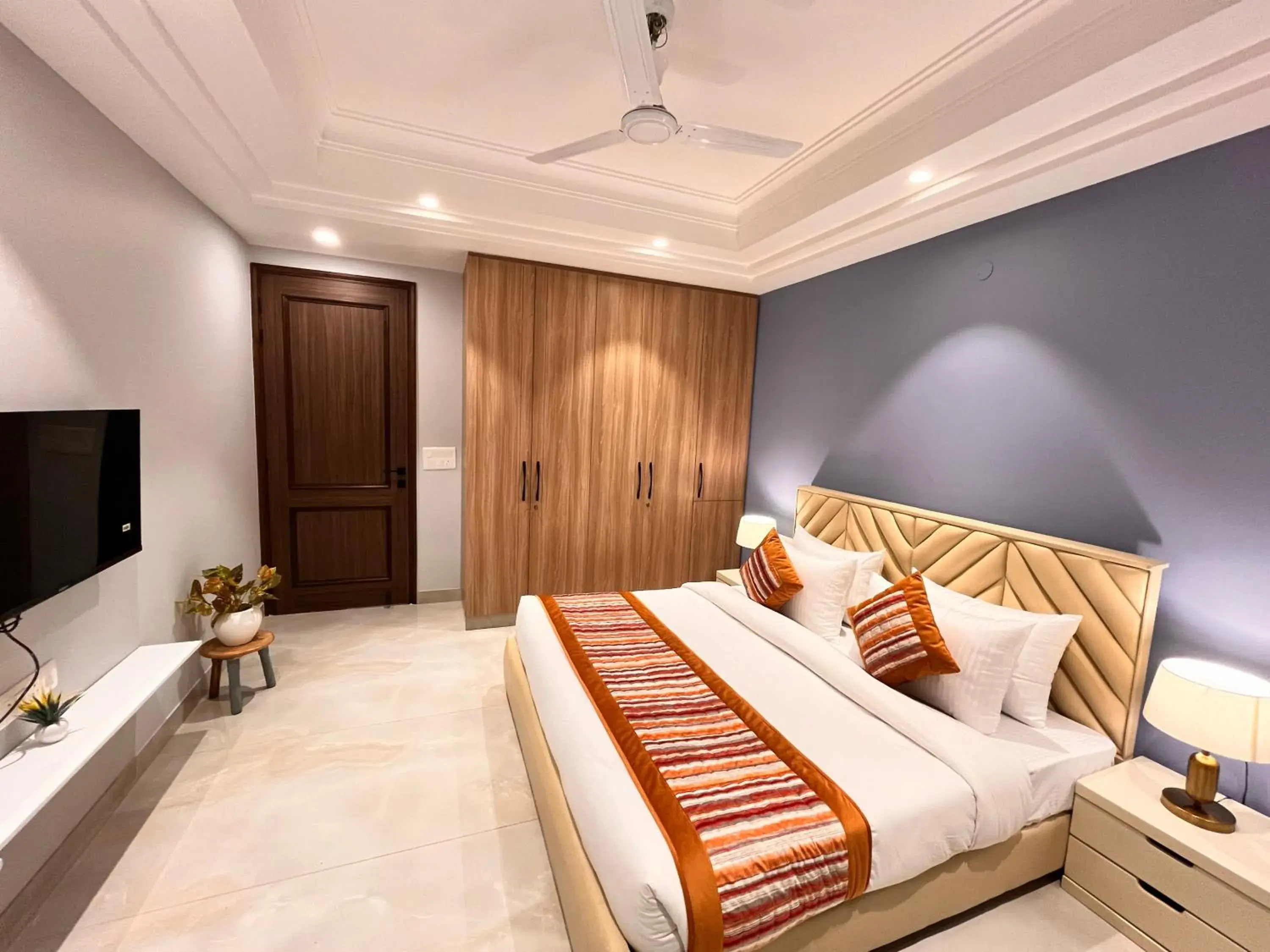 Standard Double Room in Hotel South Ex Residency - South Ex near AIIMS Delhi - Couple Friendly Standard Double Room in Hotel South Ex Residency - South Ex near AIIMS Delhi - Couple Friendly