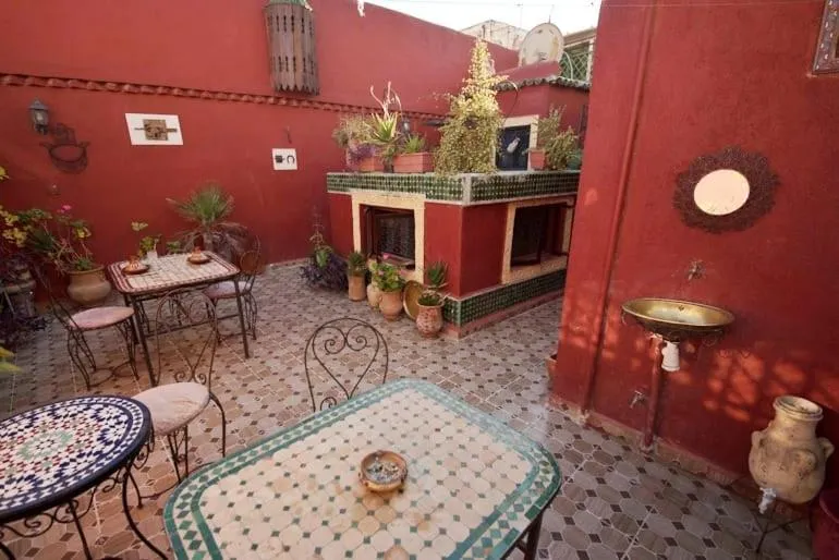 Restaurant/places to eat in Dar Chourouk