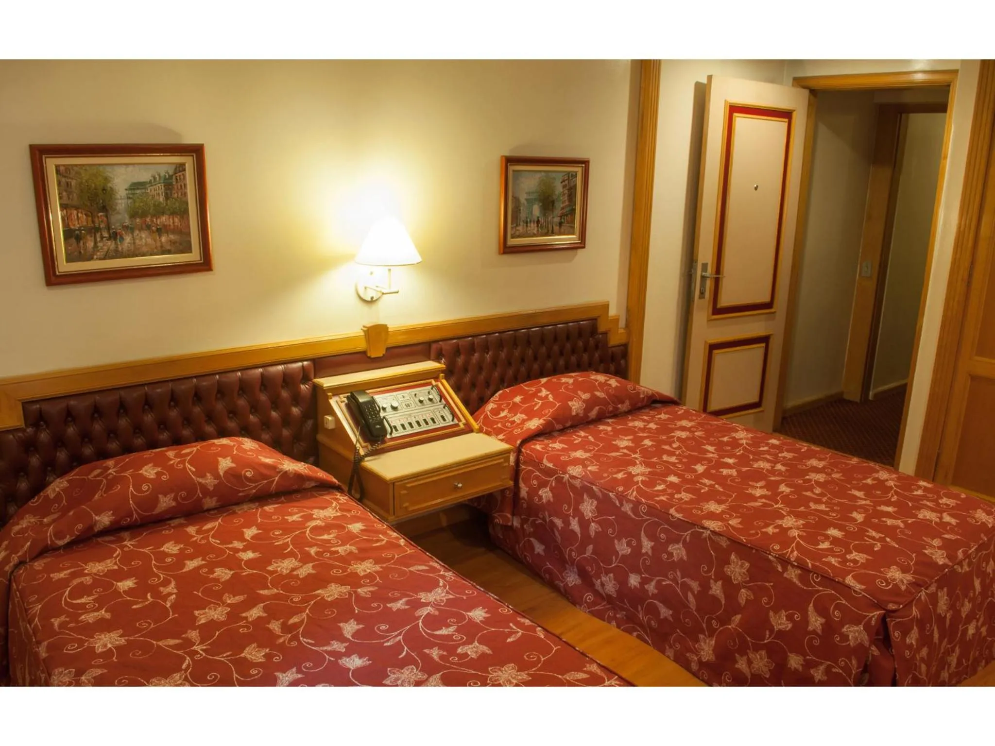Single Room - single occupancy in King Hotel
