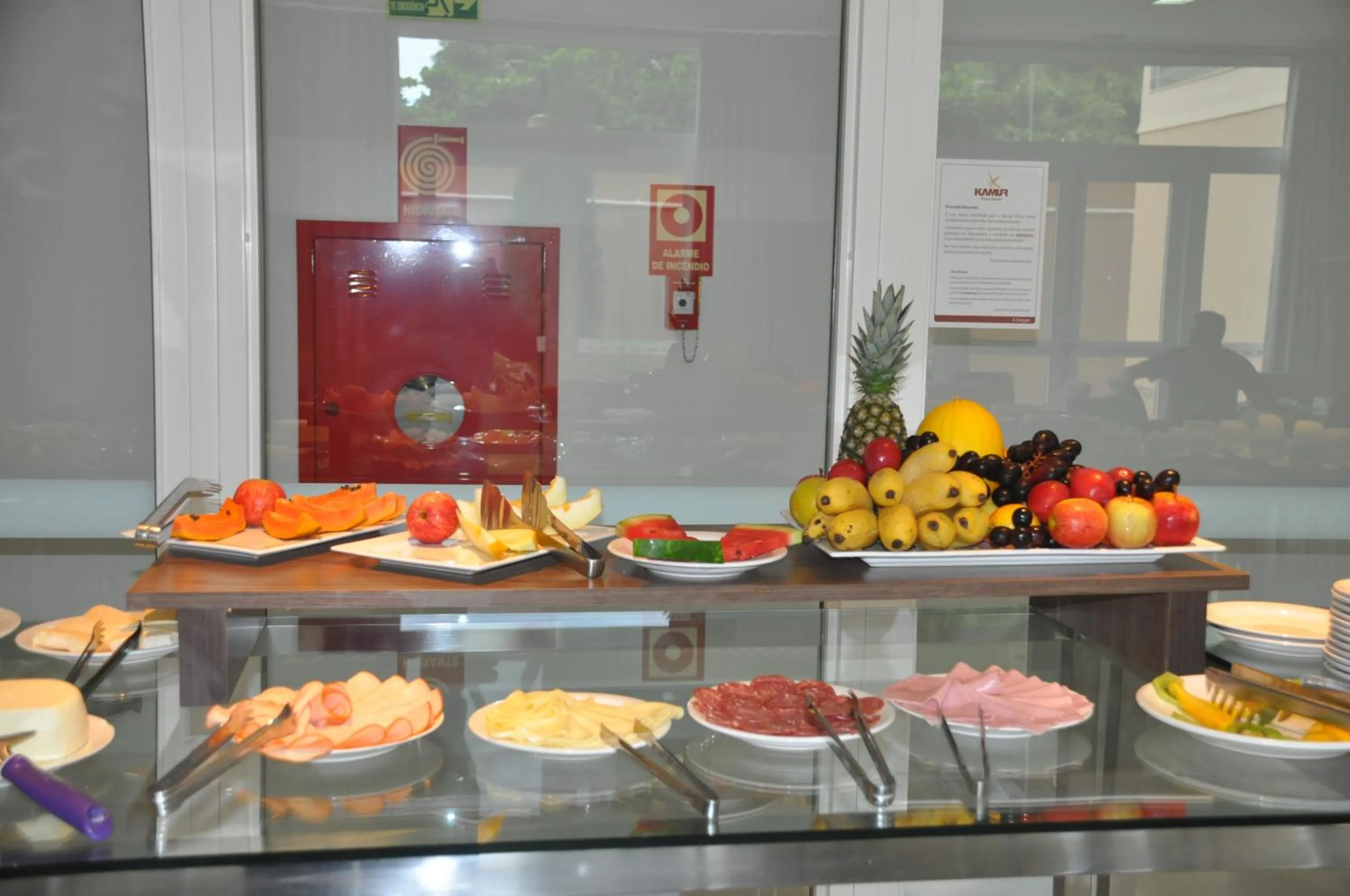 Continental breakfast in Kamur Plaza Hotel