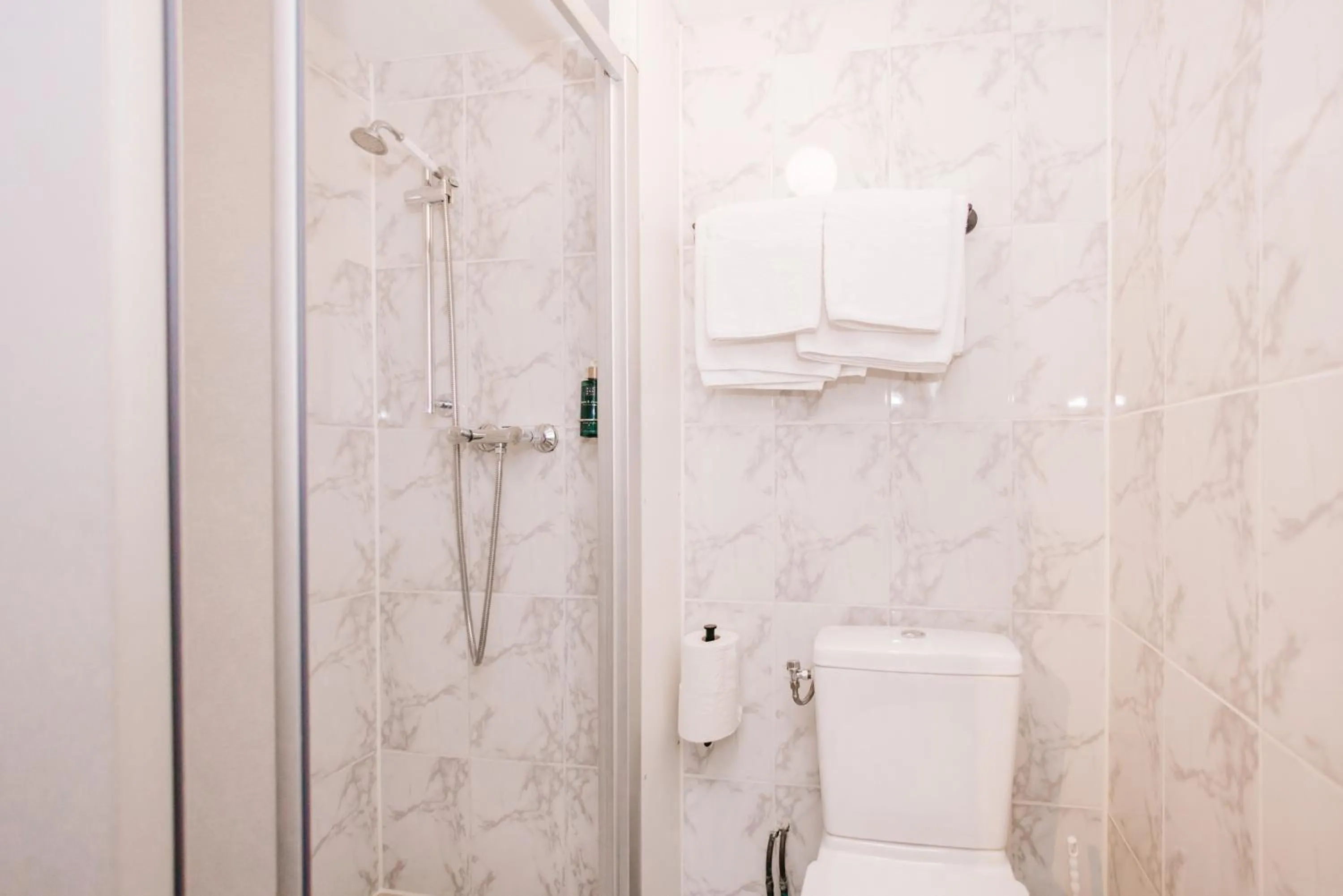 Bathroom in Hotel Keur