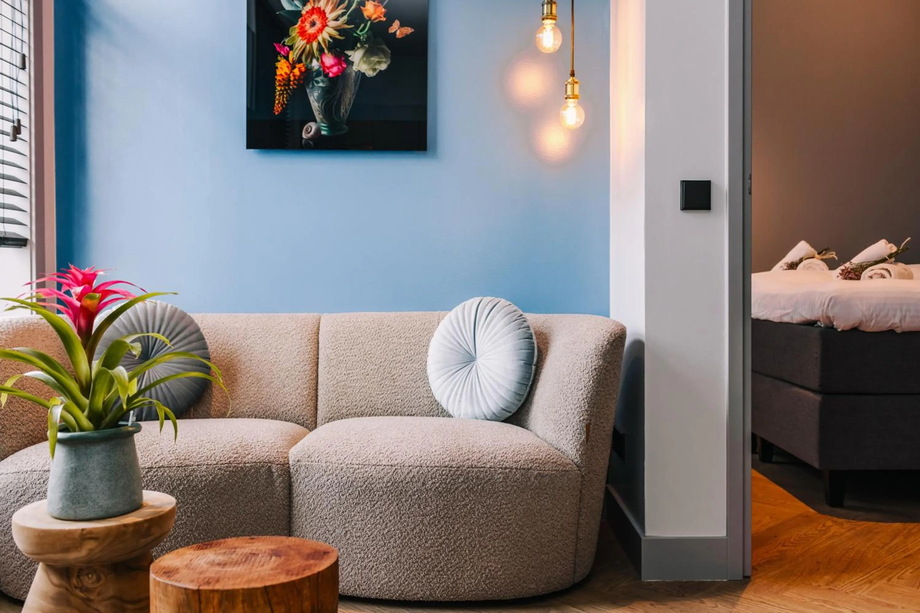 Living room, Bed in Hotel Keur