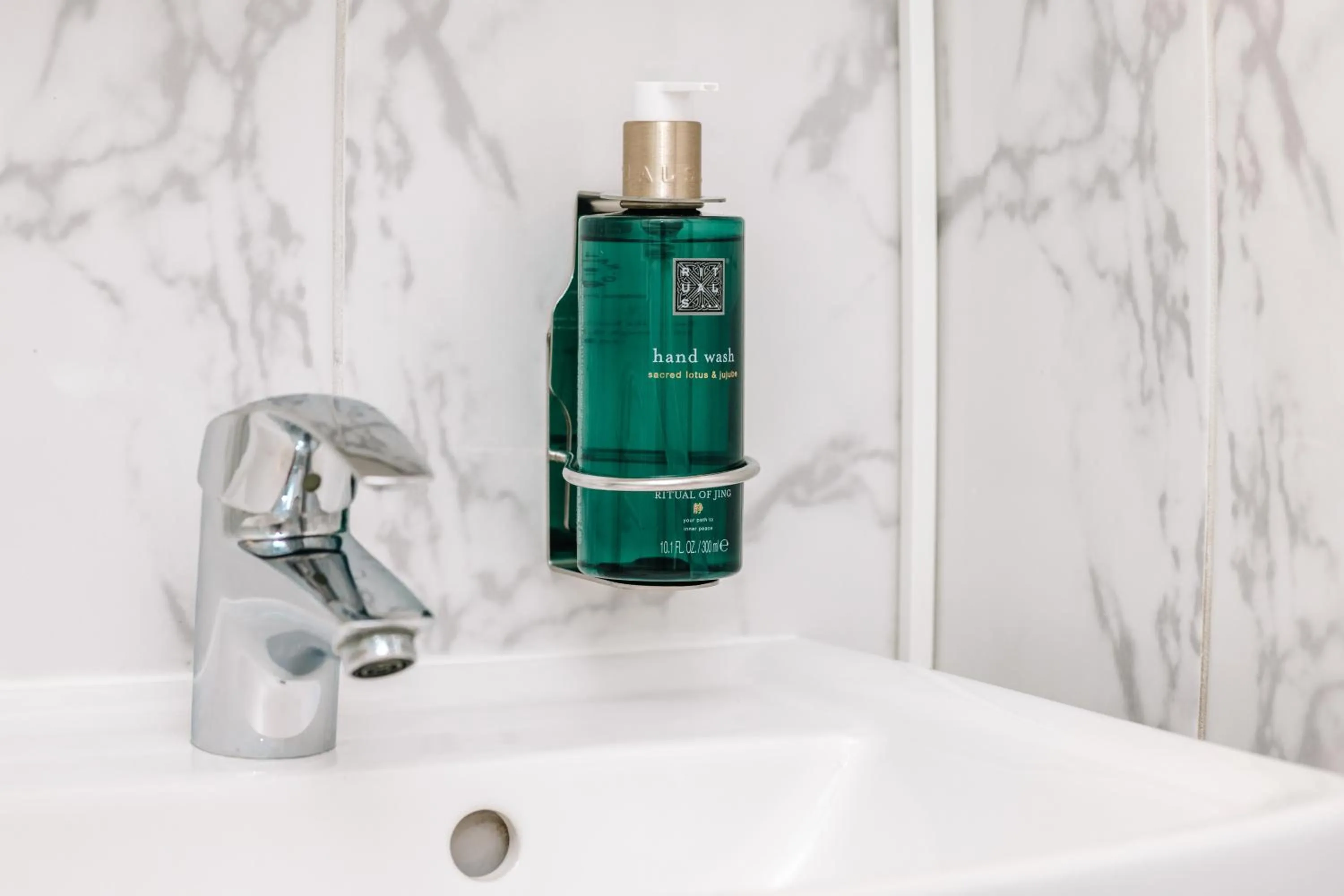 Bathroom in Hotel Keur