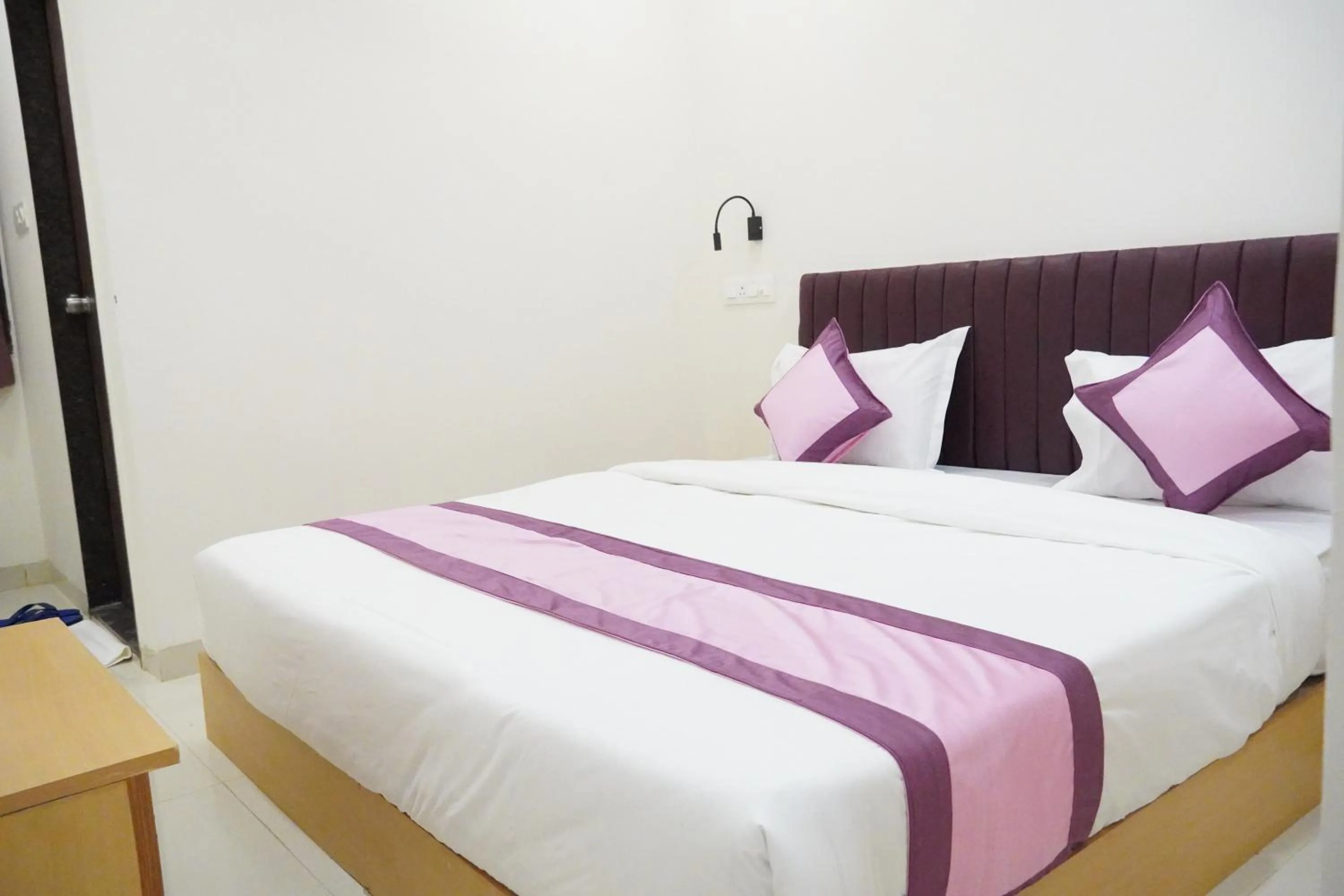 Bed in Hotel Konark Nest-Vijay Nagar