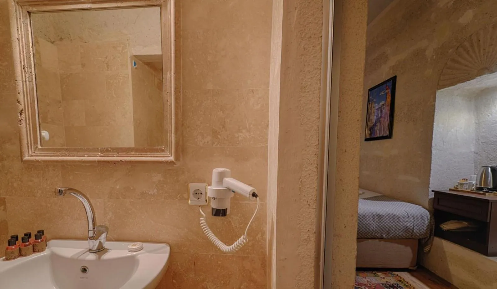 Toilet in Avlu Cave House