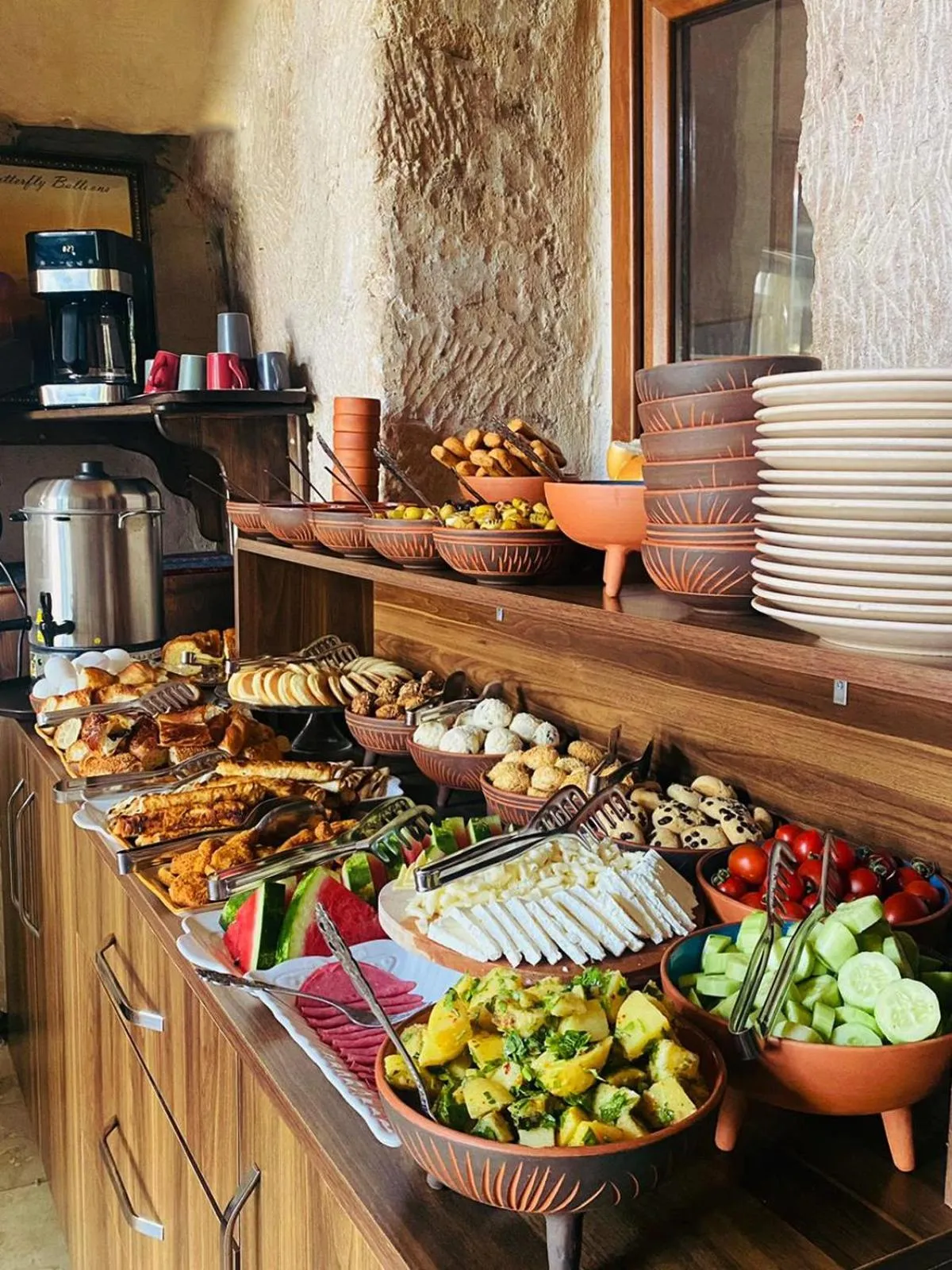 Breakfast in Avlu Cave House