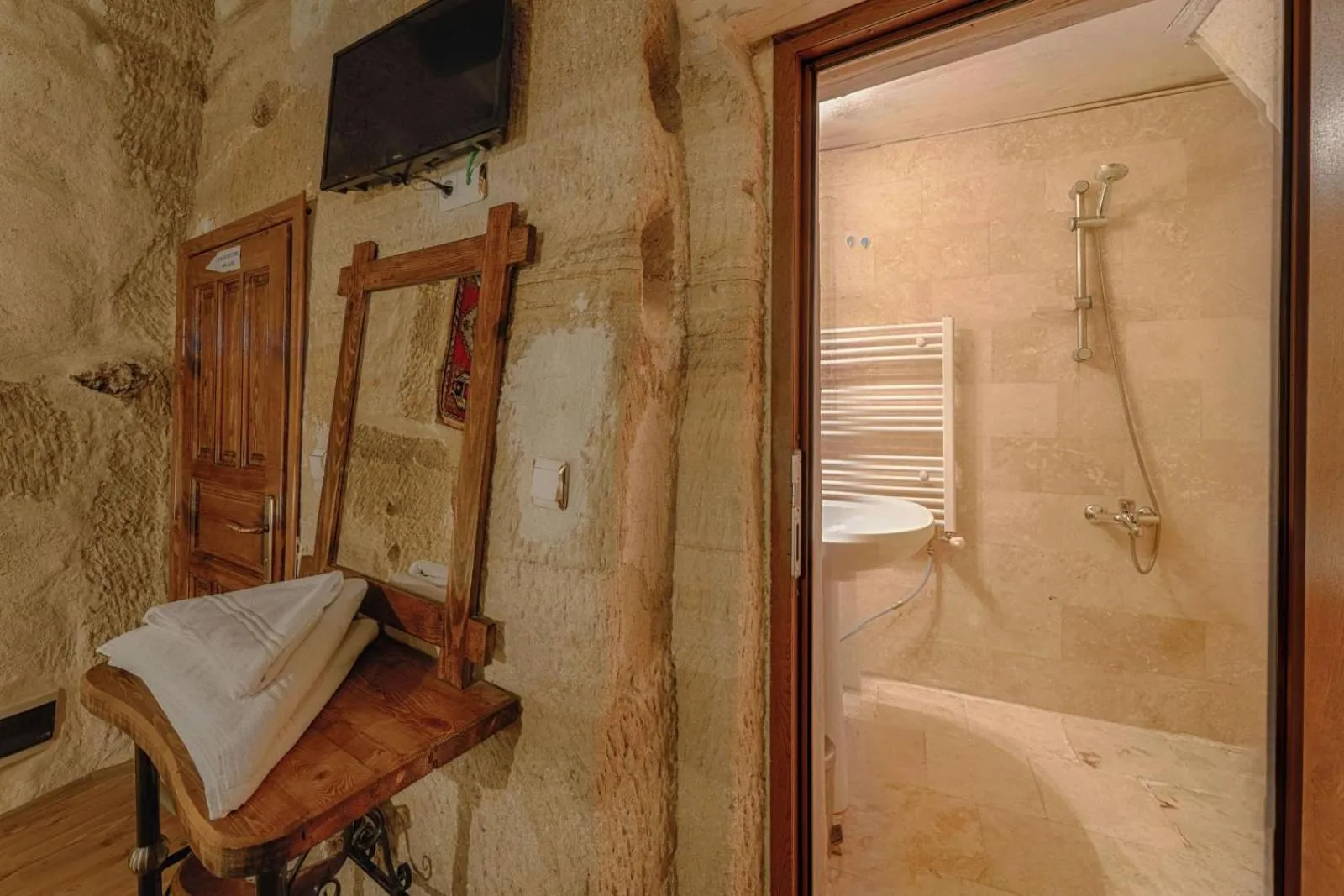 Bathroom in Avlu Cave House