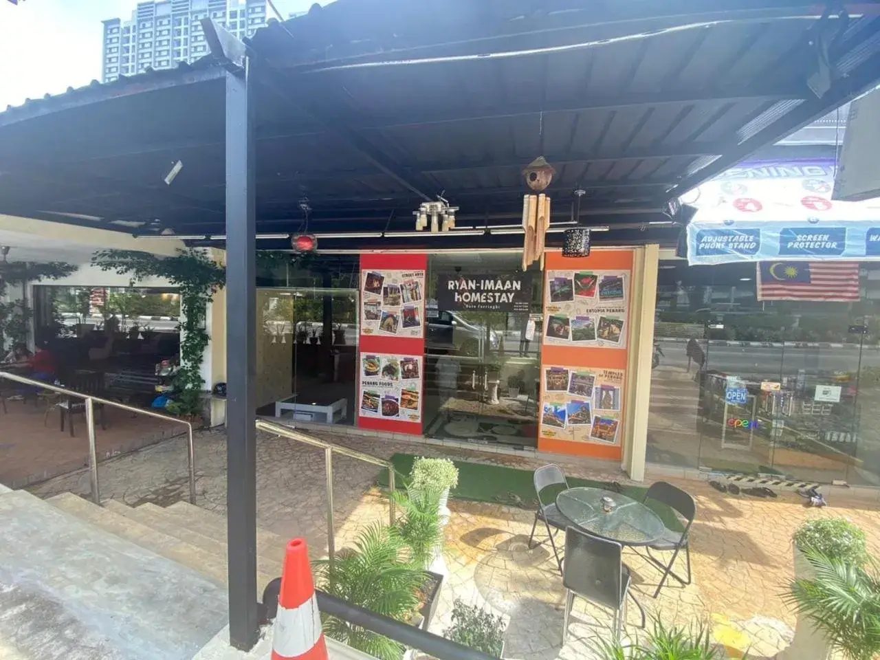 Facade/entrance in Hotel O Ray Yan Guesthouse Facade/entrance in Hotel O Ray Yan Guesthouse