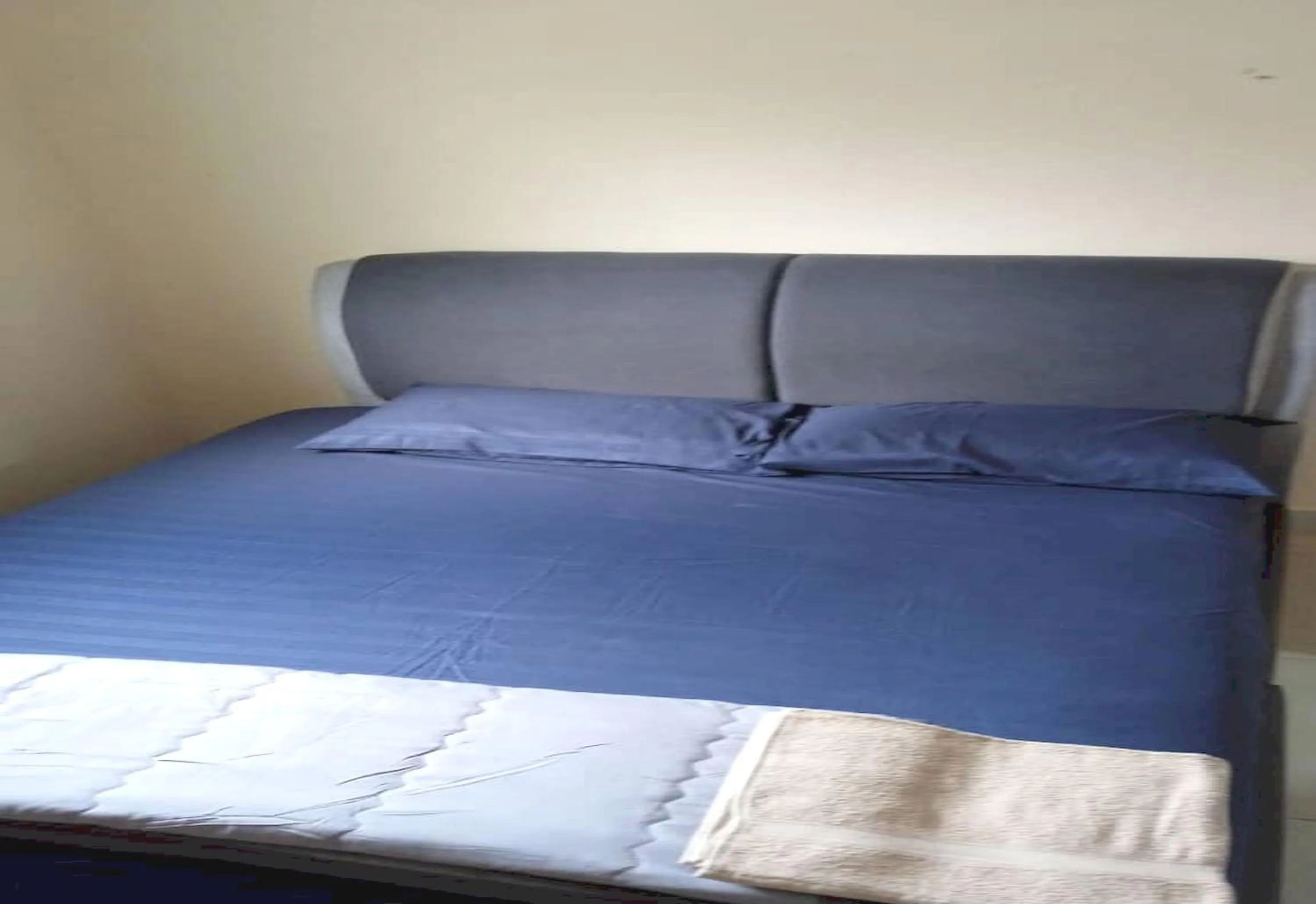 Double Room with Shared Bathroom - single occupancy in Hotel O Ray Yan Guesthouse
