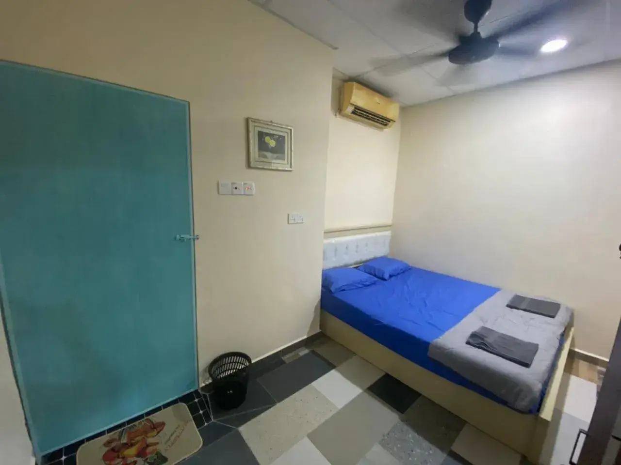 Double Room with Private Bathroom - single occupancy in Hotel O Ray Yan Guesthouse Double Room with Private Bathroom - single occupancy in Hotel O Ray Yan Guesthouse