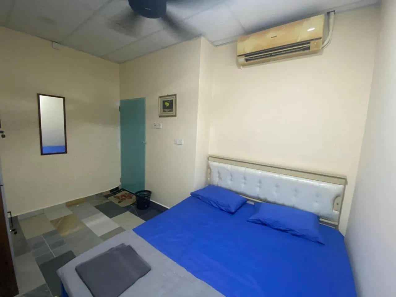 Bedroom in Hotel O Ray Yan Guesthouse