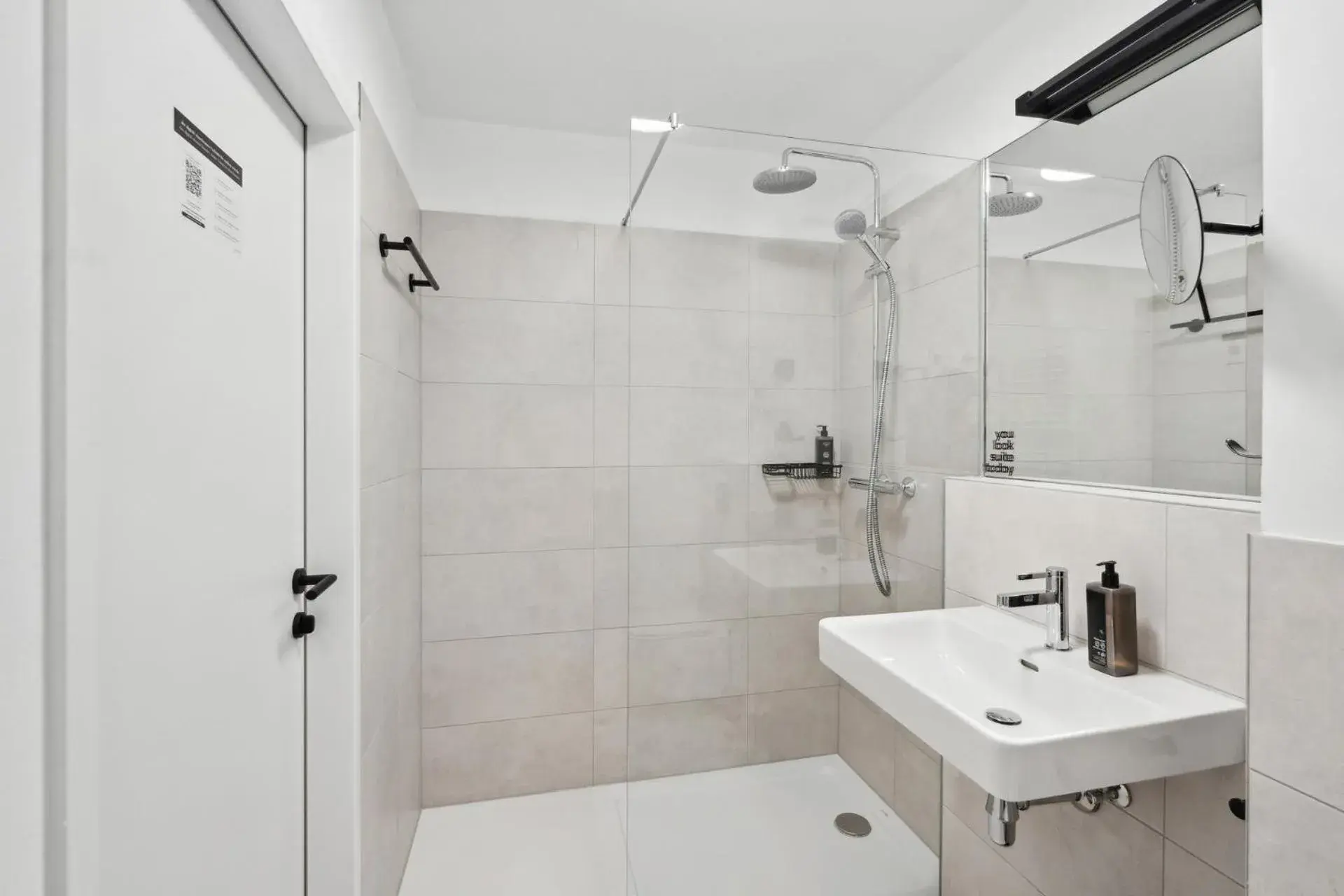 Shower in Limehome Salzburg Sterneckstr Shower in Limehome Salzburg Sterneckstr