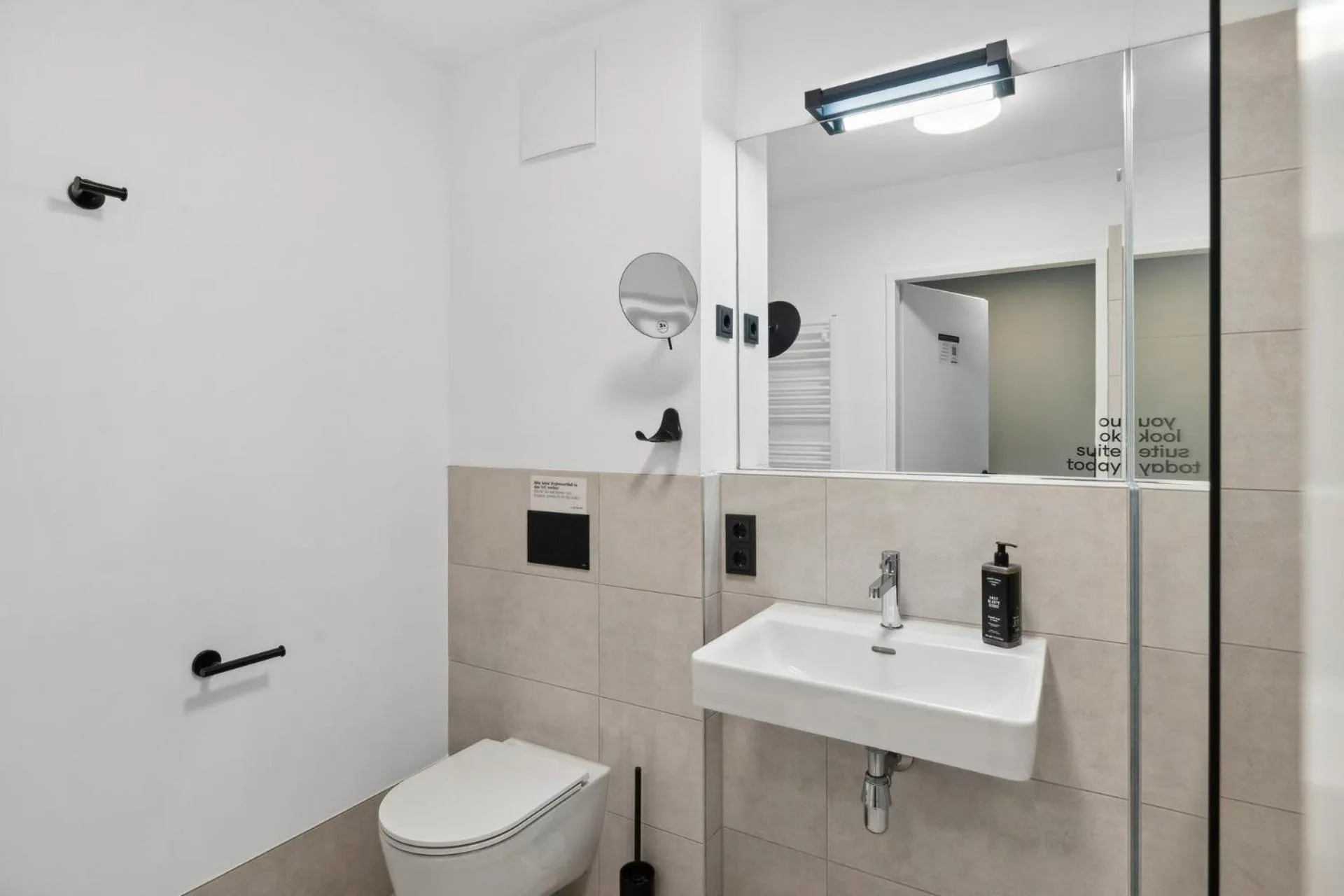 Shower in Limehome Salzburg Sterneckstr