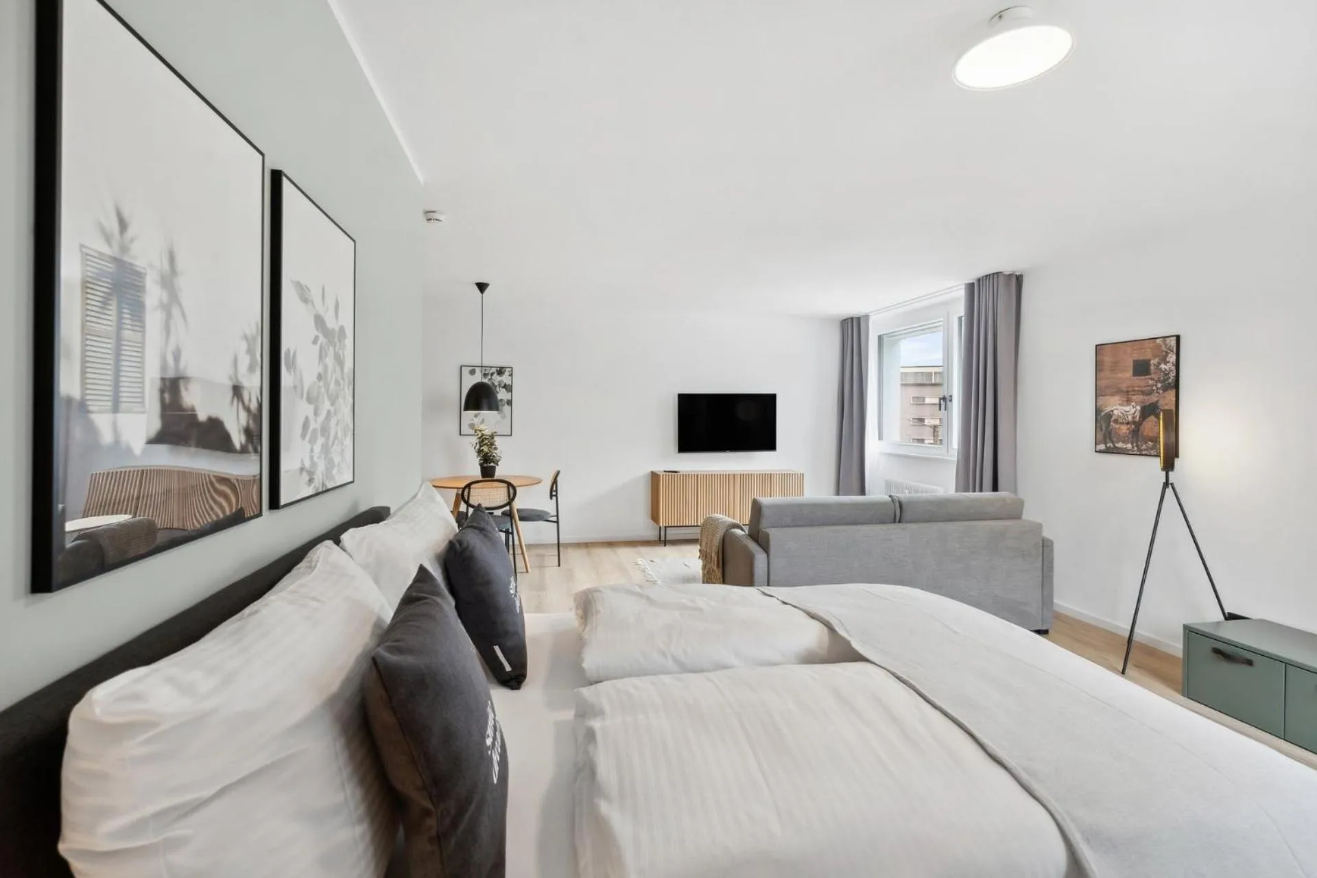 Bed in Limehome Salzburg Sterneckstr