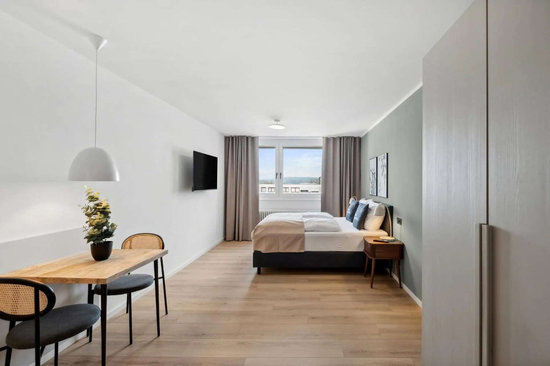 Bed in Limehome Salzburg Sterneckstr