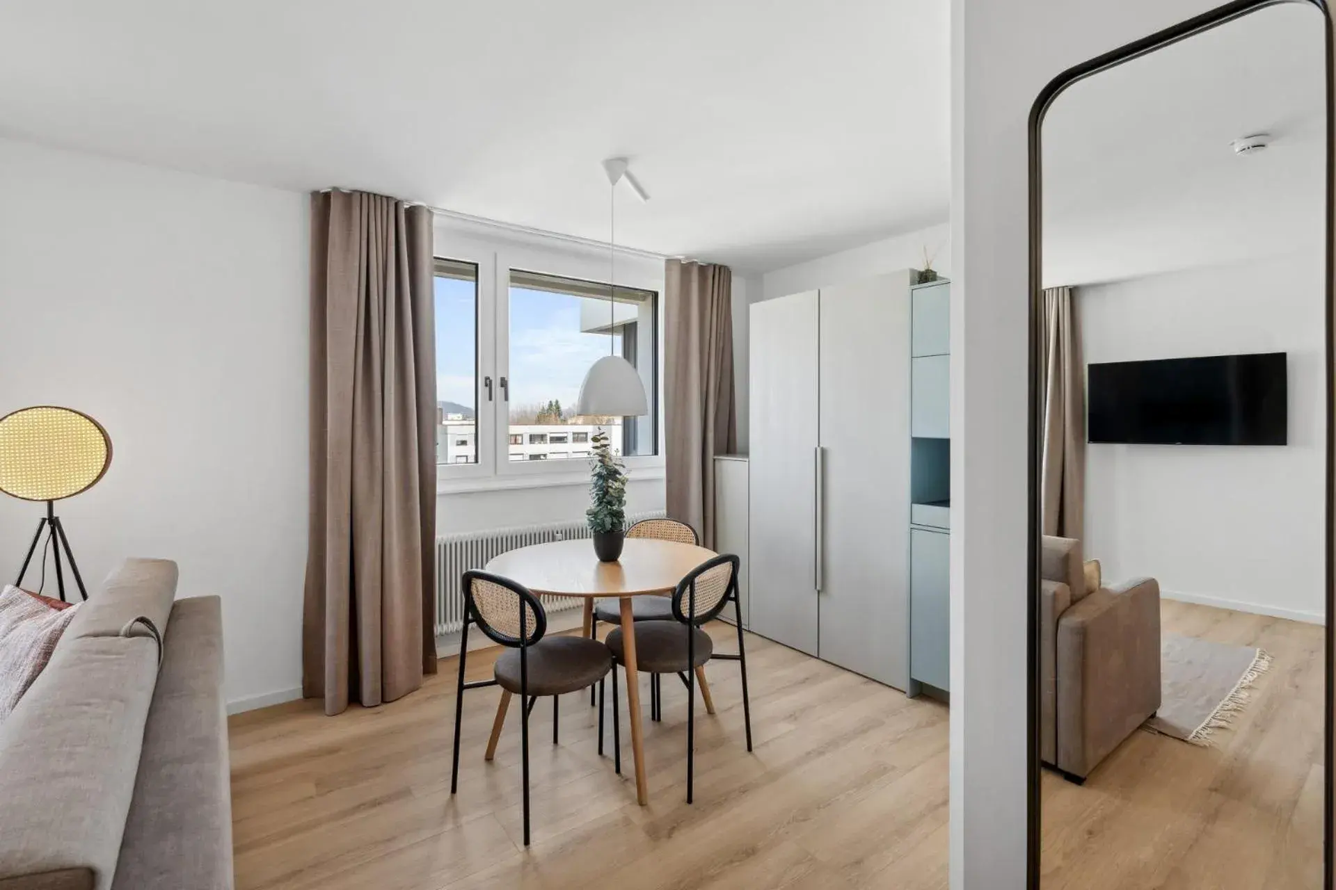 Dining area in Limehome Salzburg Sterneckstr Dining area in Limehome Salzburg Sterneckstr