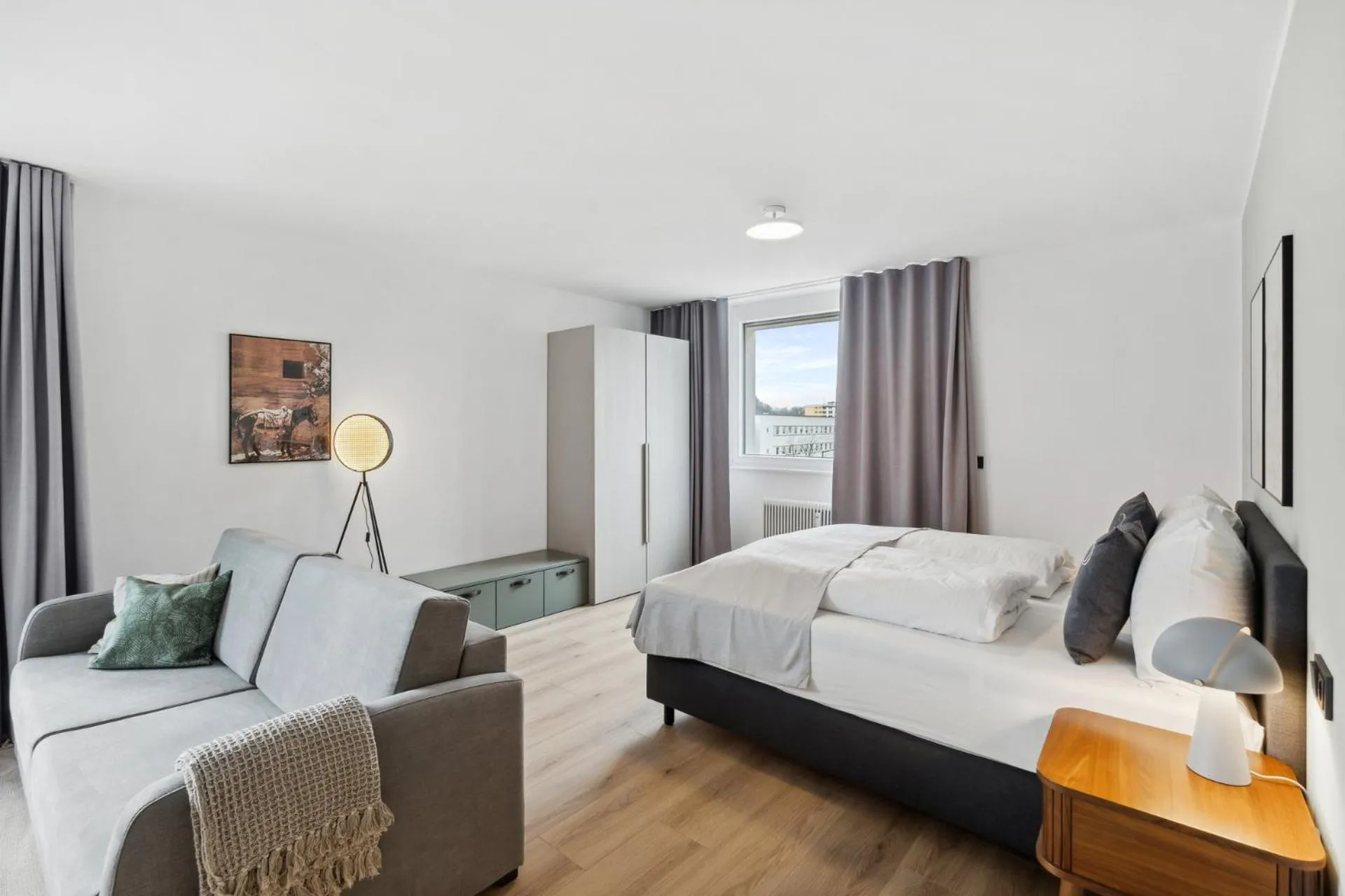 Bed in Limehome Salzburg Sterneckstr