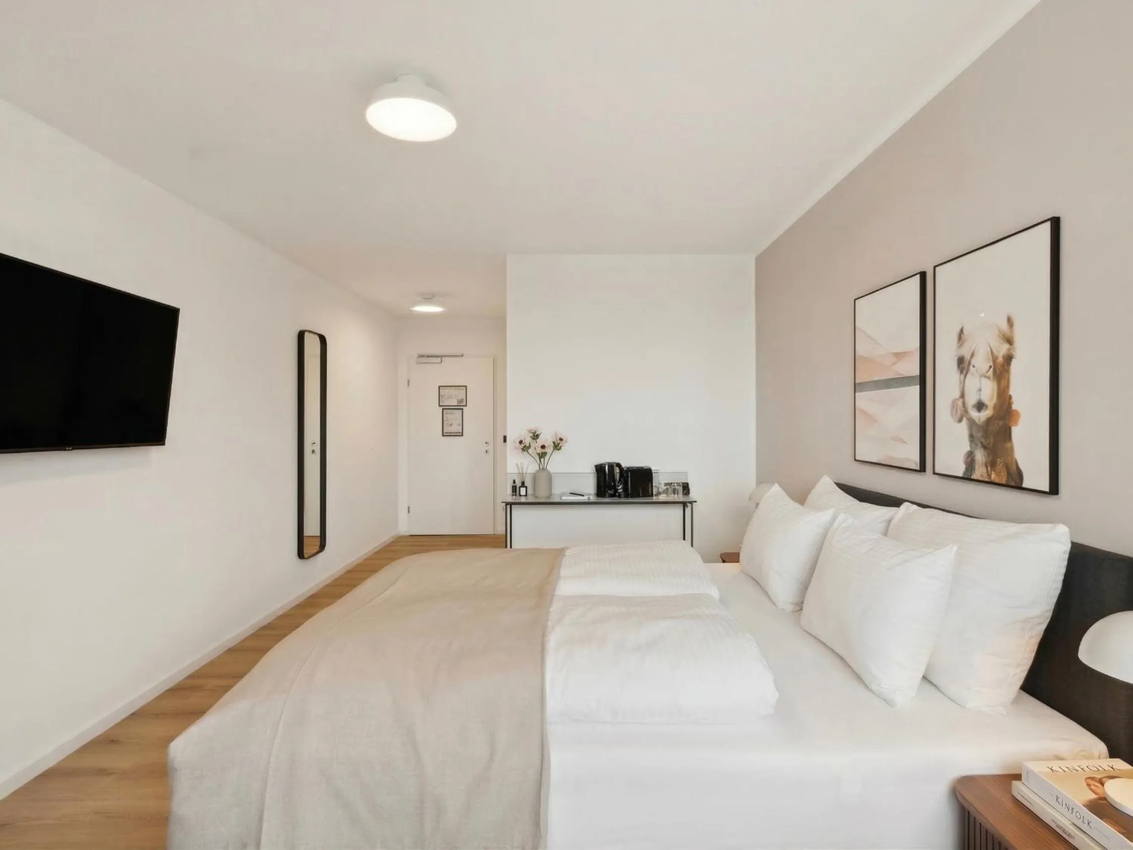 Bed in Limehome Salzburg Sterneckstr