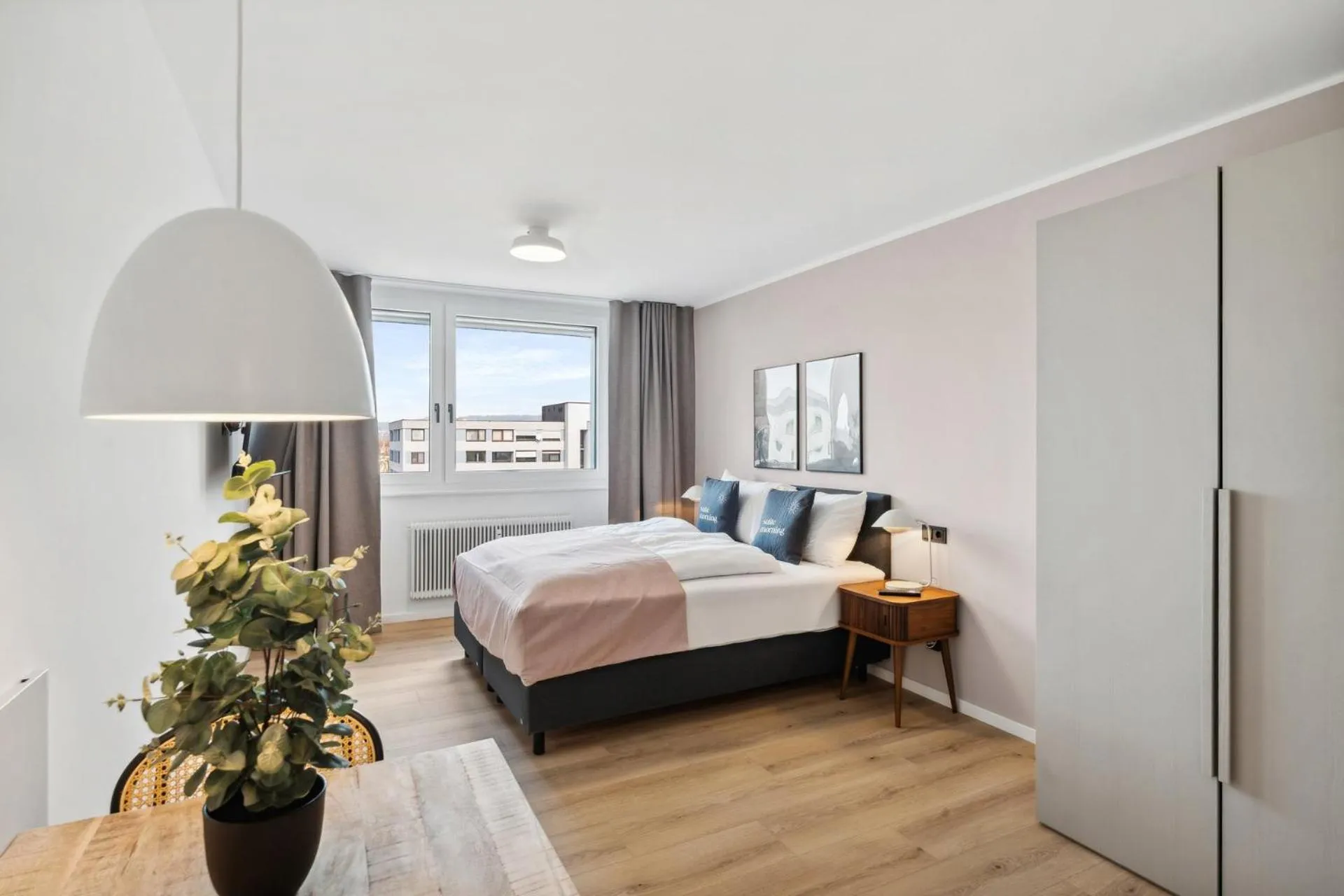 Bed in Limehome Salzburg Sterneckstr