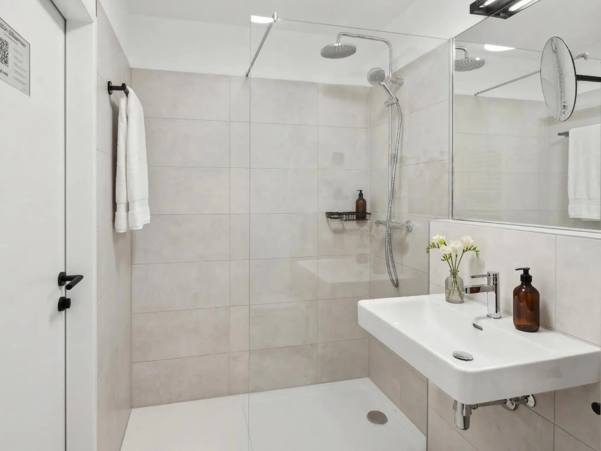 Shower in Limehome Salzburg Sterneckstr