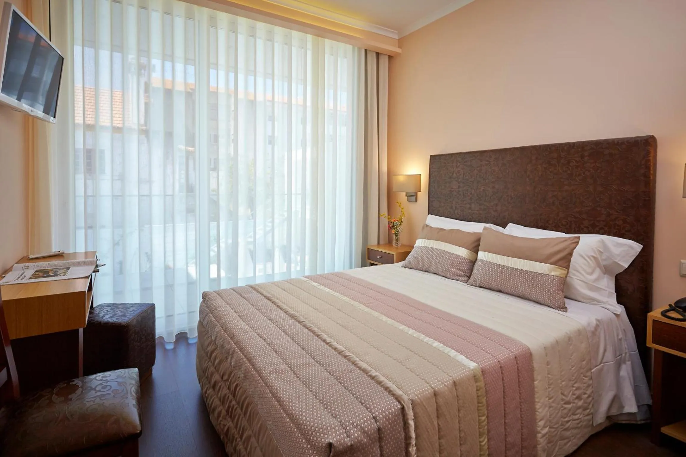 Shower, Bed in Welcome In