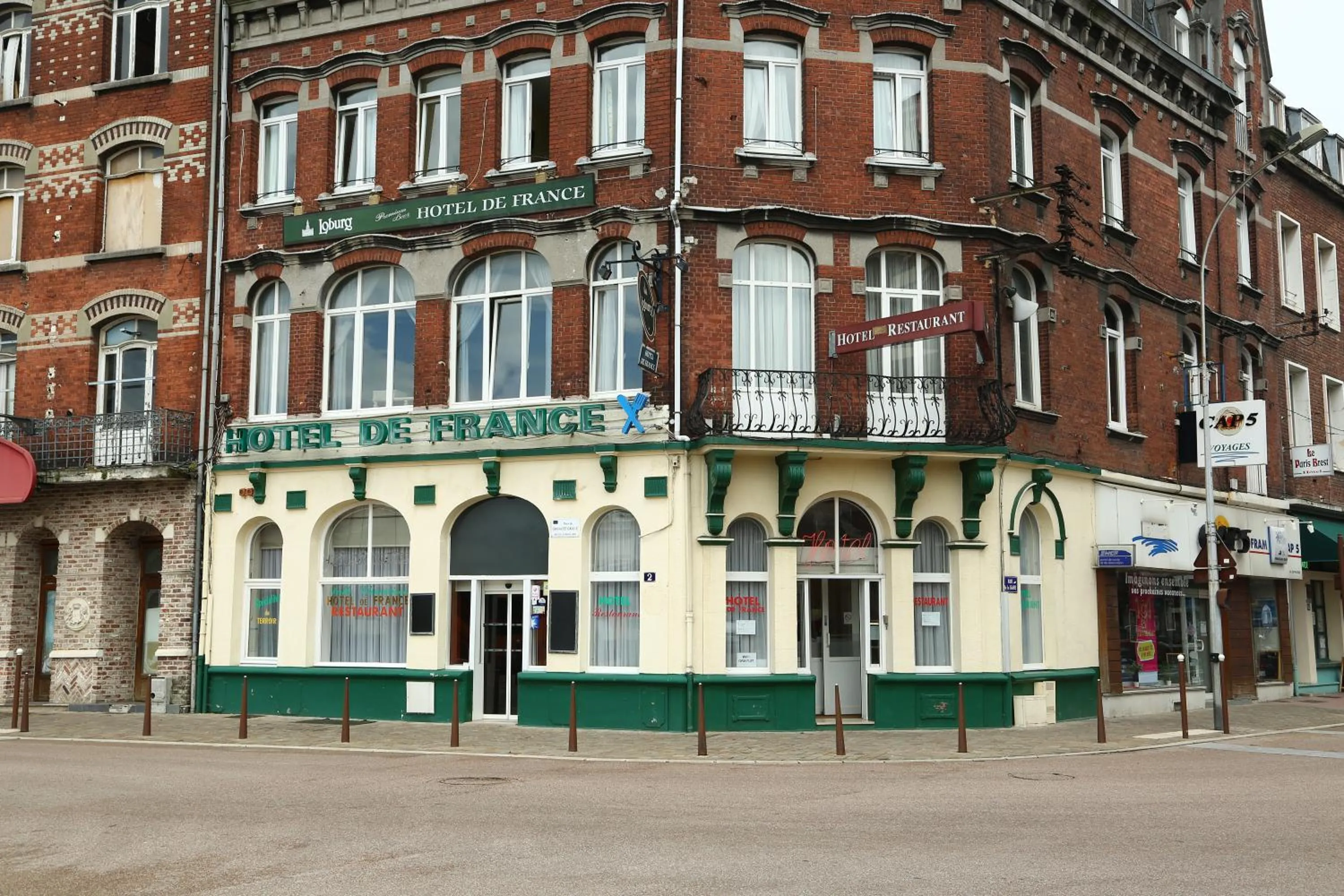 Facade/entrance in Hôtel de France
