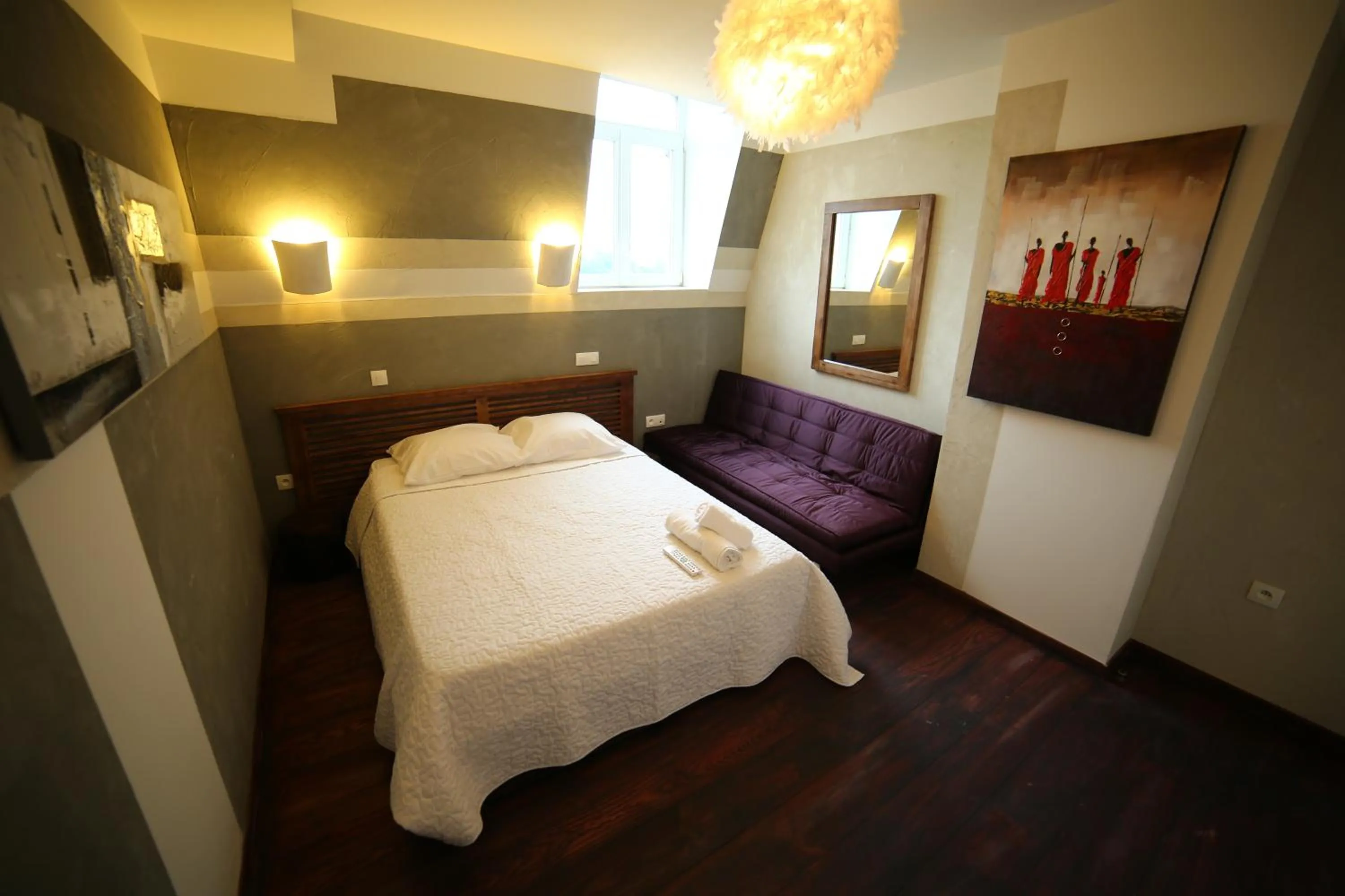 Bed in Hôtel de France