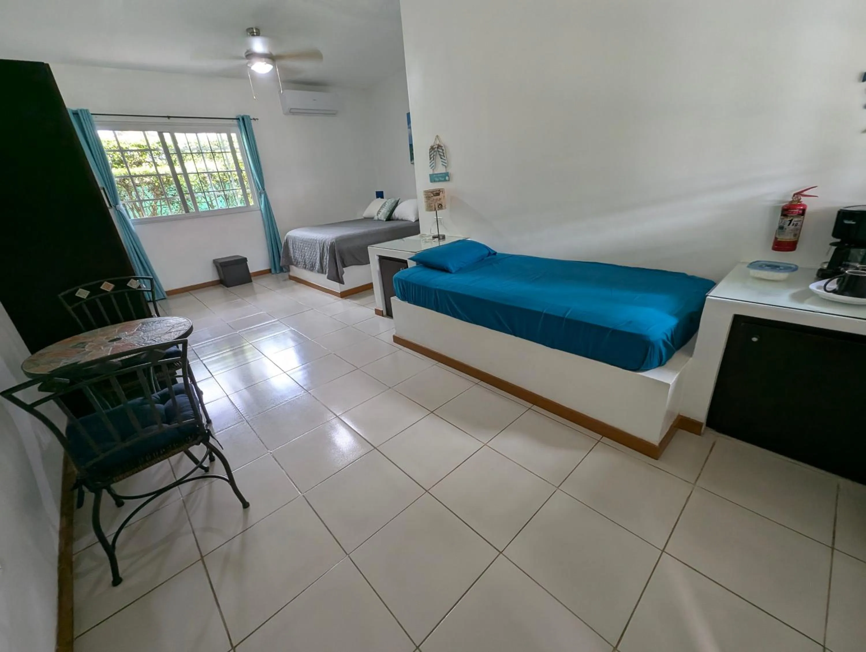 Photo of the whole room, Bed in Villa Botero By Casa Mojito