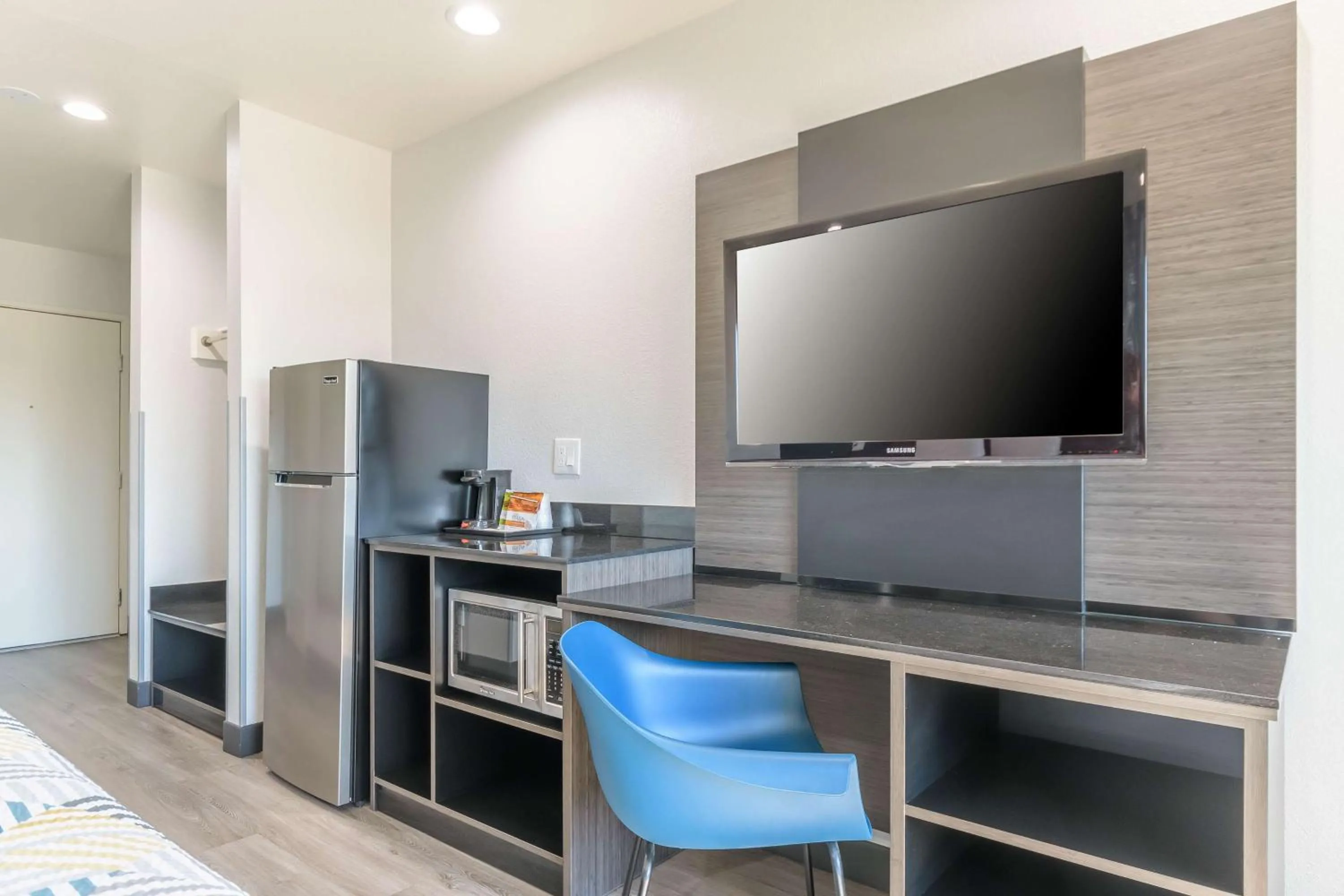 Bedroom in Studio 6 Suites Perris, CA