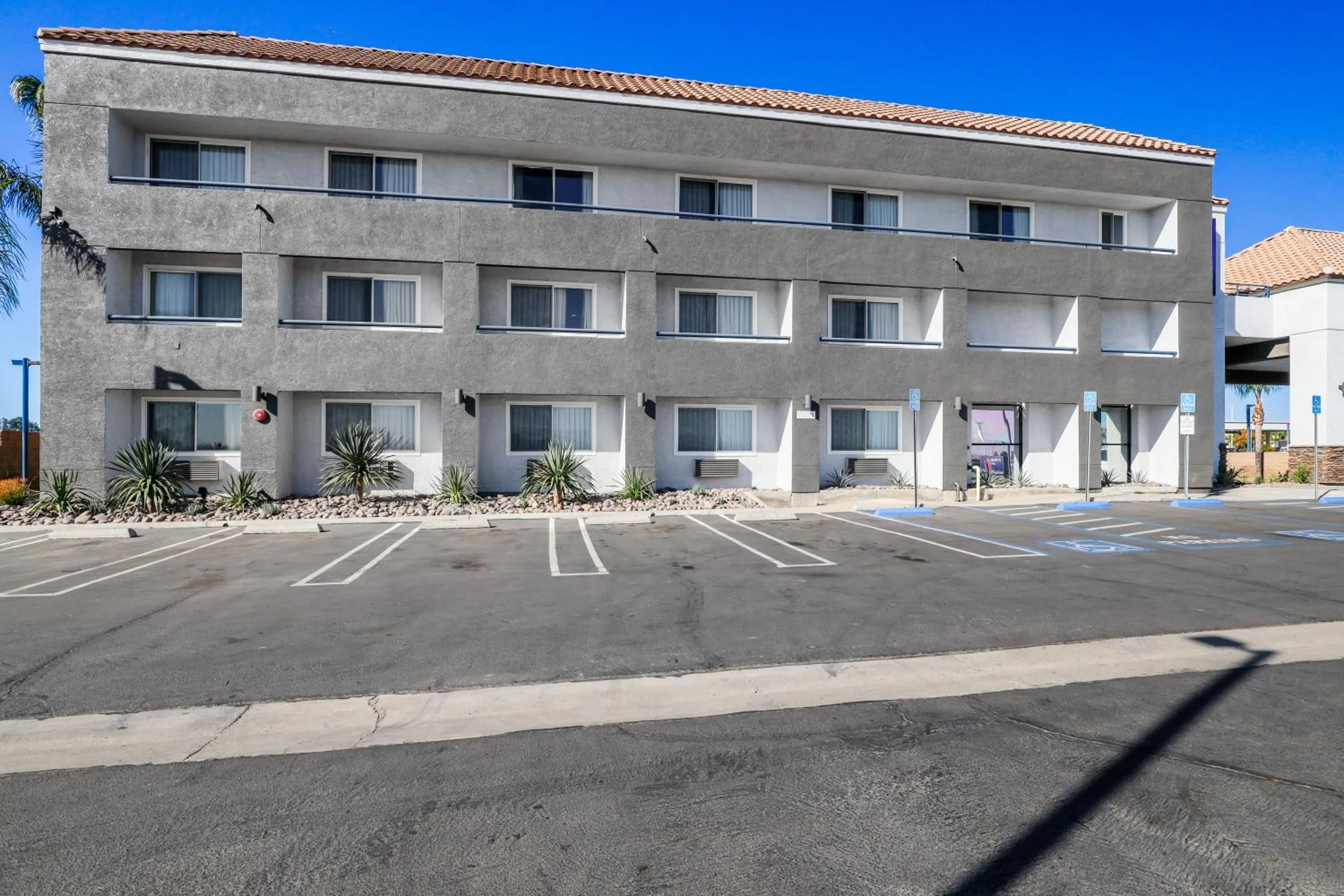 Property building in Studio 6 Suites Perris, CA