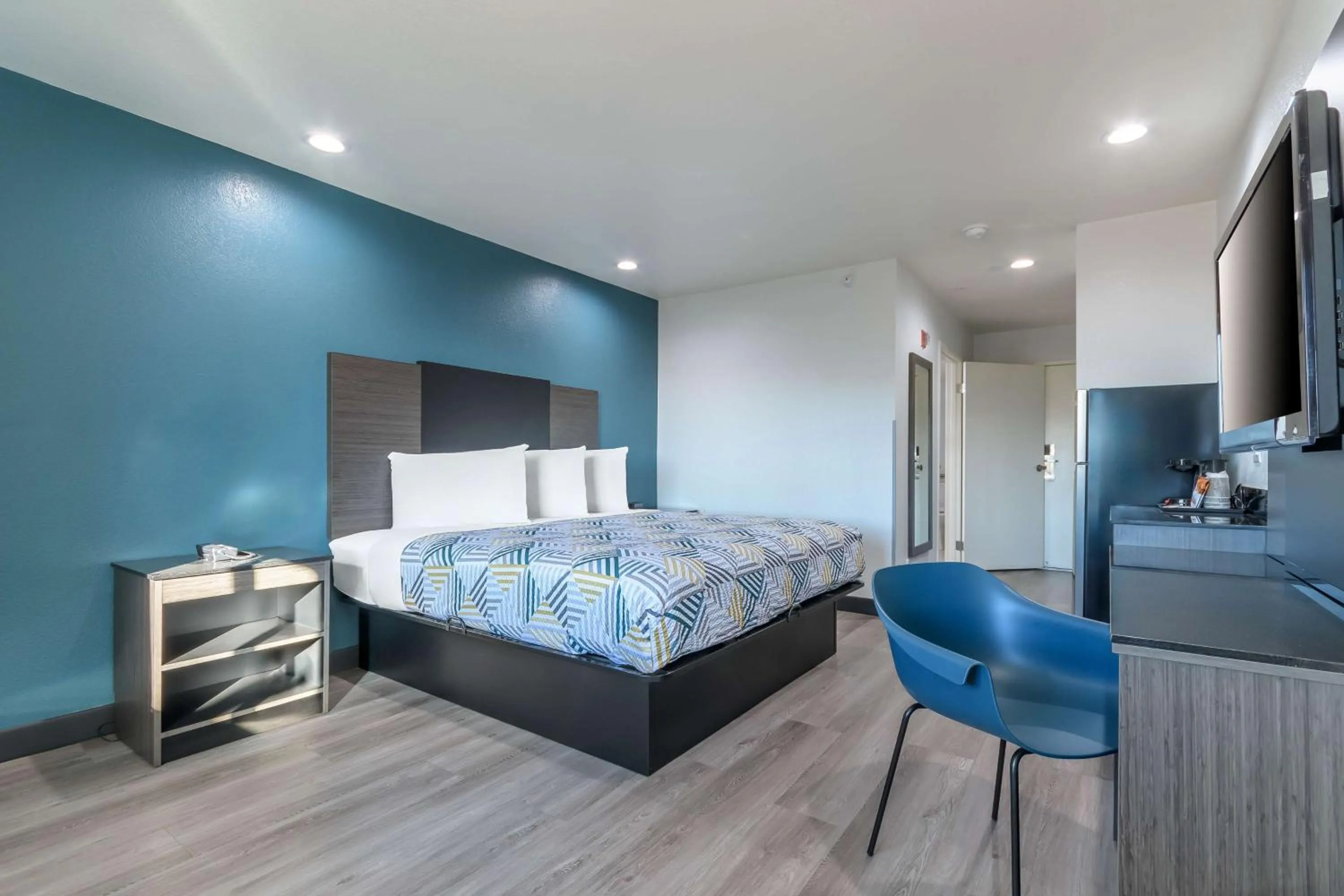 Bedroom, Bed in Studio 6 Suites Perris, CA