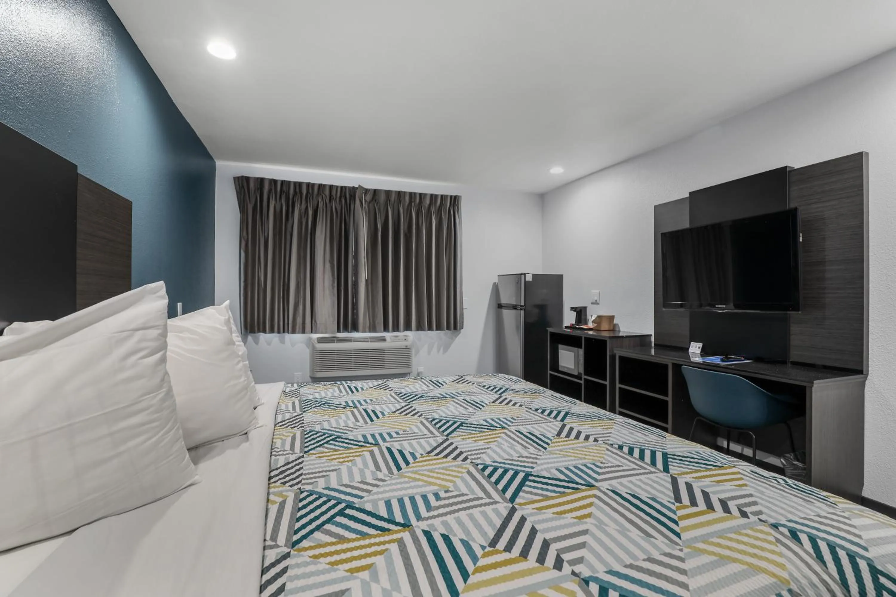 Bed in Studio 6 Suites Perris, CA