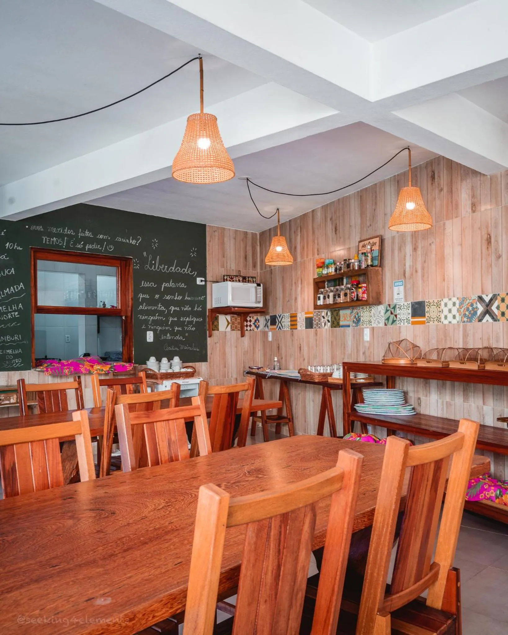 Restaurant/places to eat in Pousada Canto do Dado Praia de Itamambuca
