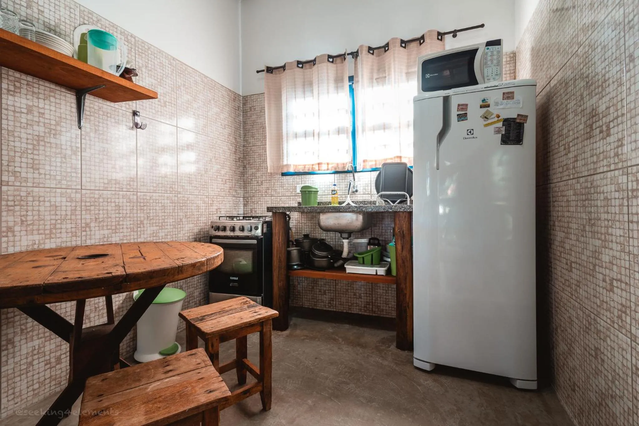 Kitchen or kitchenette in Pousada Canto do Dado Praia de Itamambuca