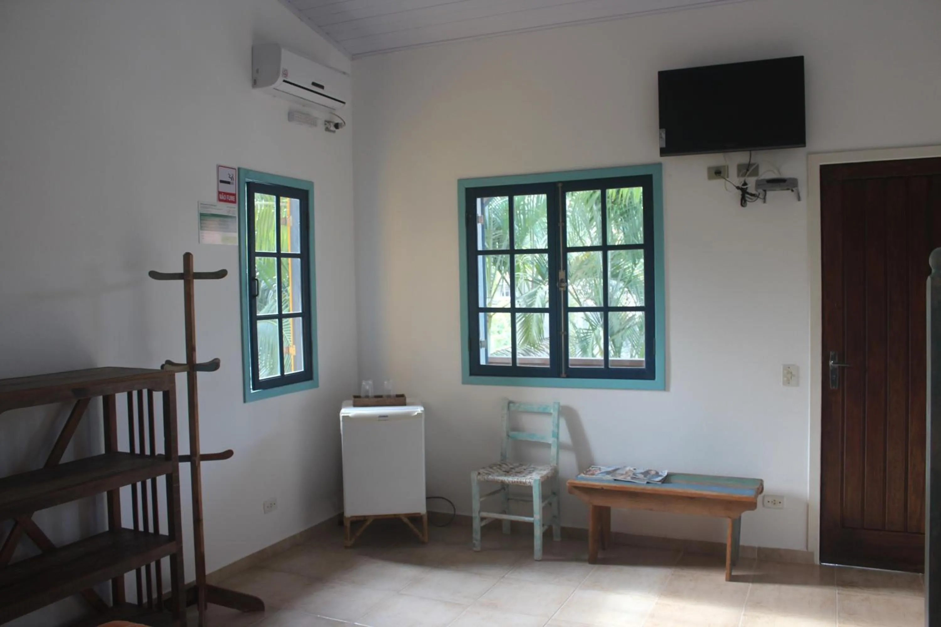 Photo of the whole room in Pousada Canto do Dado Praia de Itamambuca